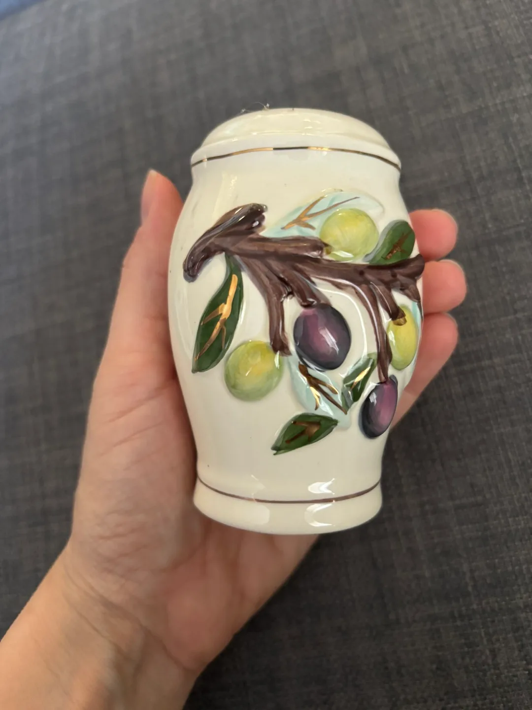 NEW Olive Branch Ceramic Napkin Holder and Salt Shaker with gold image indicator(2)