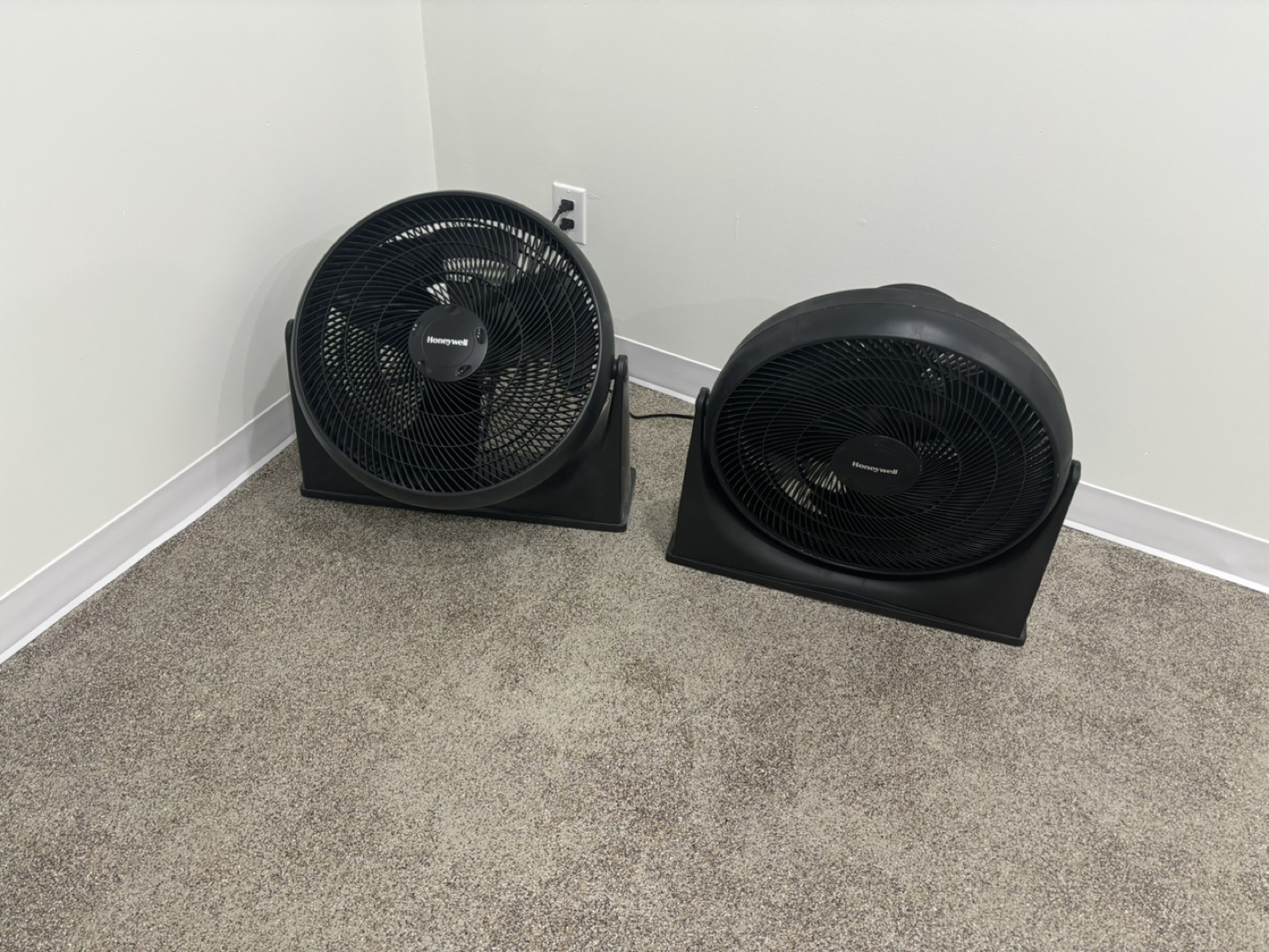 Two Honeywell Fans - photo 2
