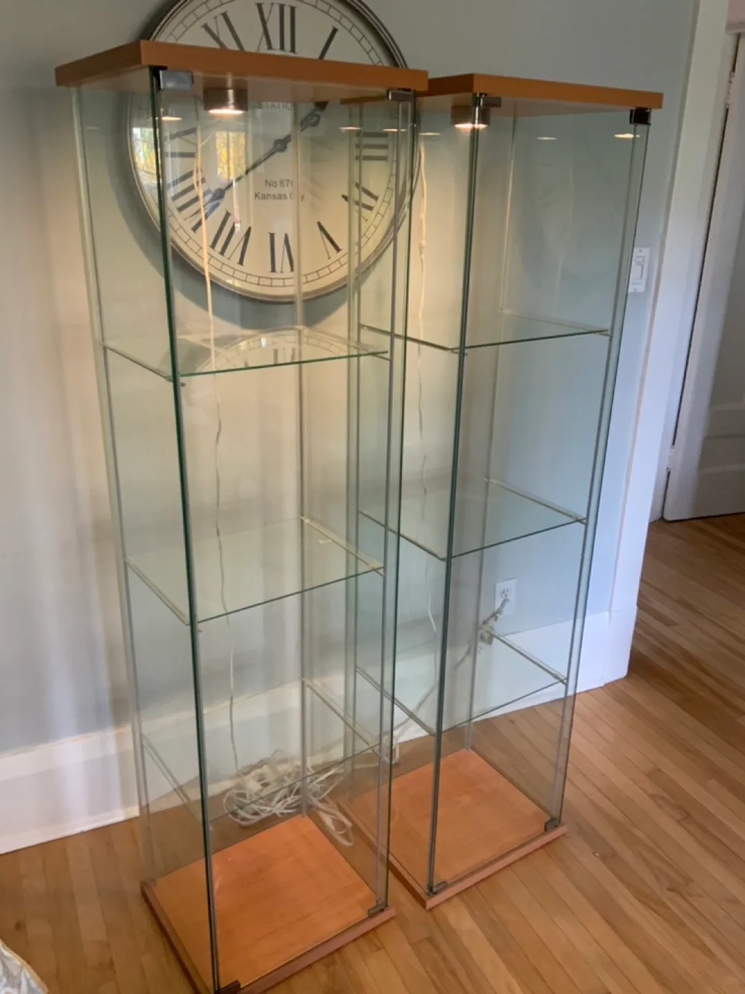 2 IKEA lit display cases image indicator(2)