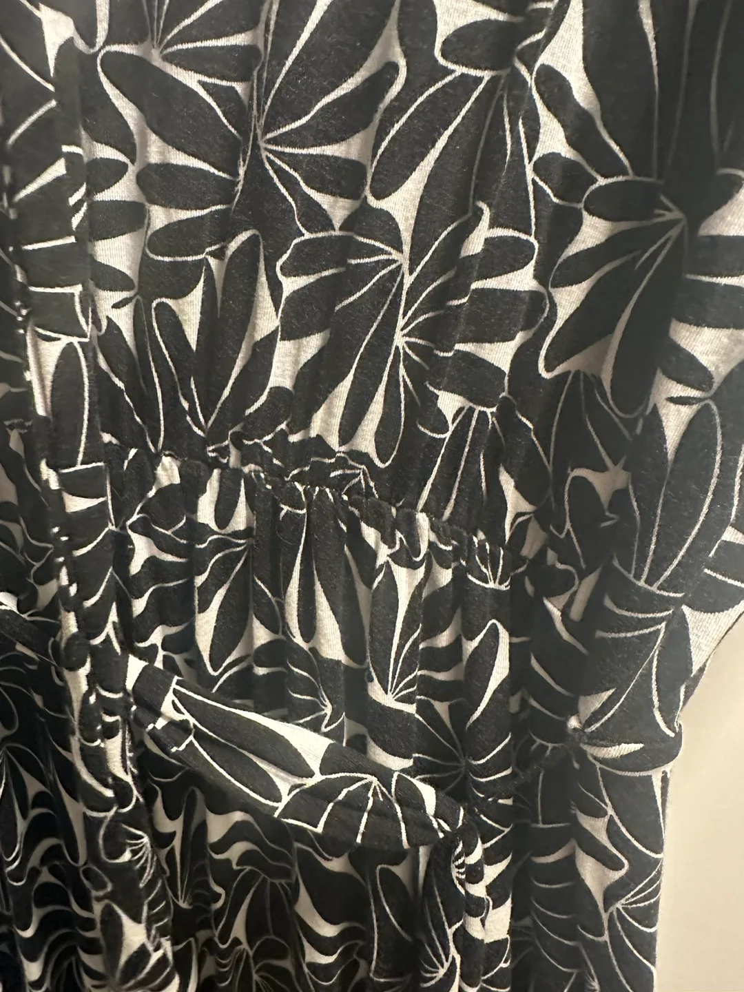 Black and White Floral Maxi Dress image indicator(5)