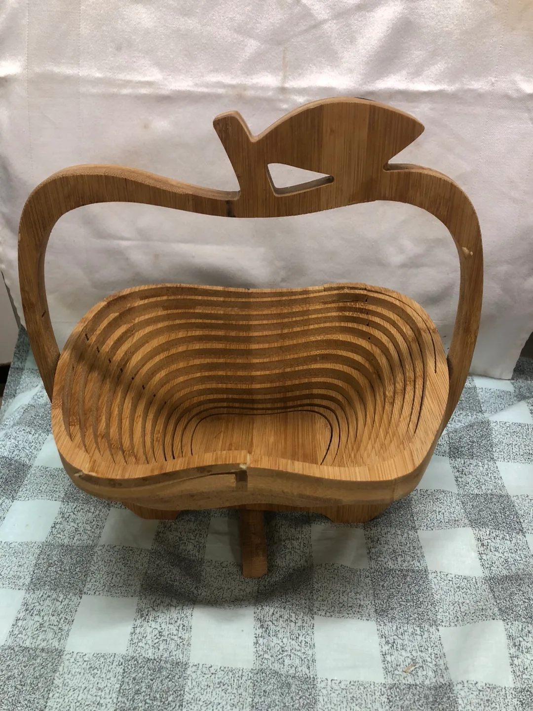 Wooden Apple Shaped Fruit Basket image indicator(3)