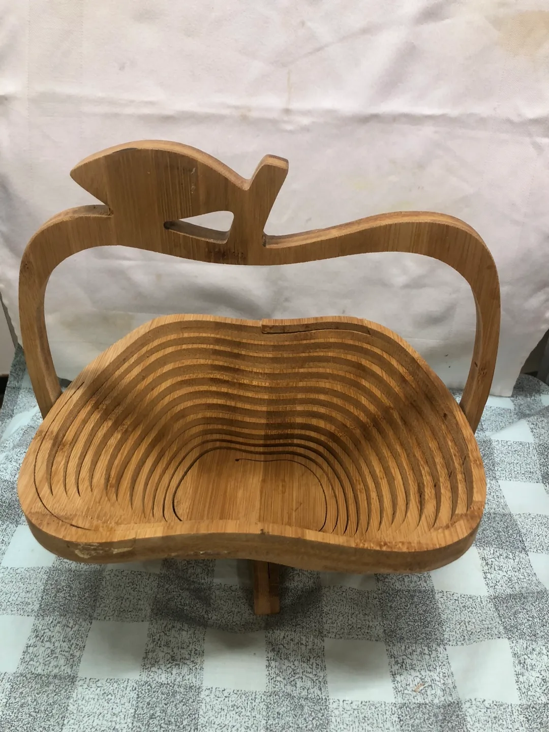 Wooden Apple Shaped Fruit Basket image indicator(2)