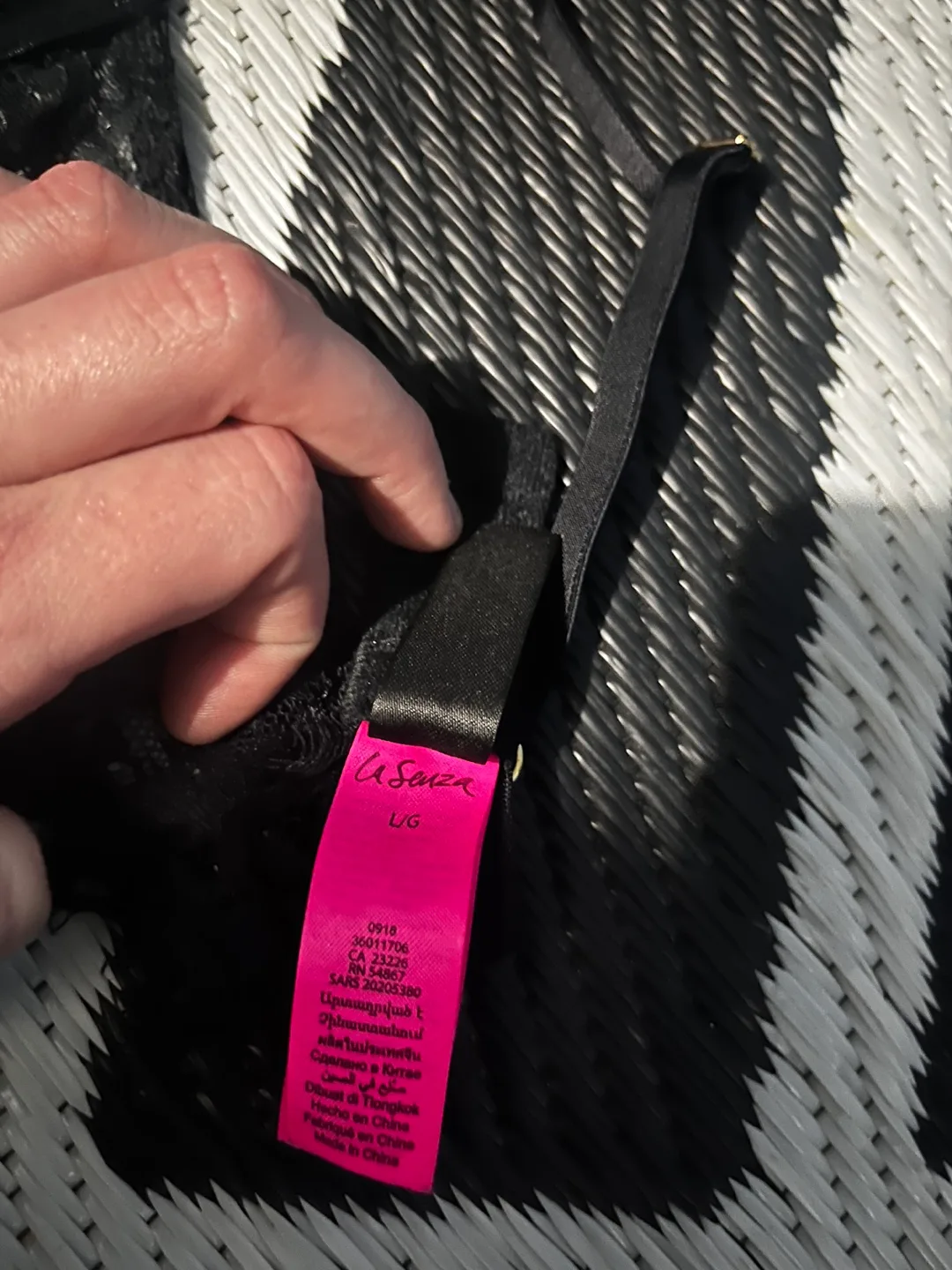 La Senza Black Lace Bra Size L/G image indicator(2)