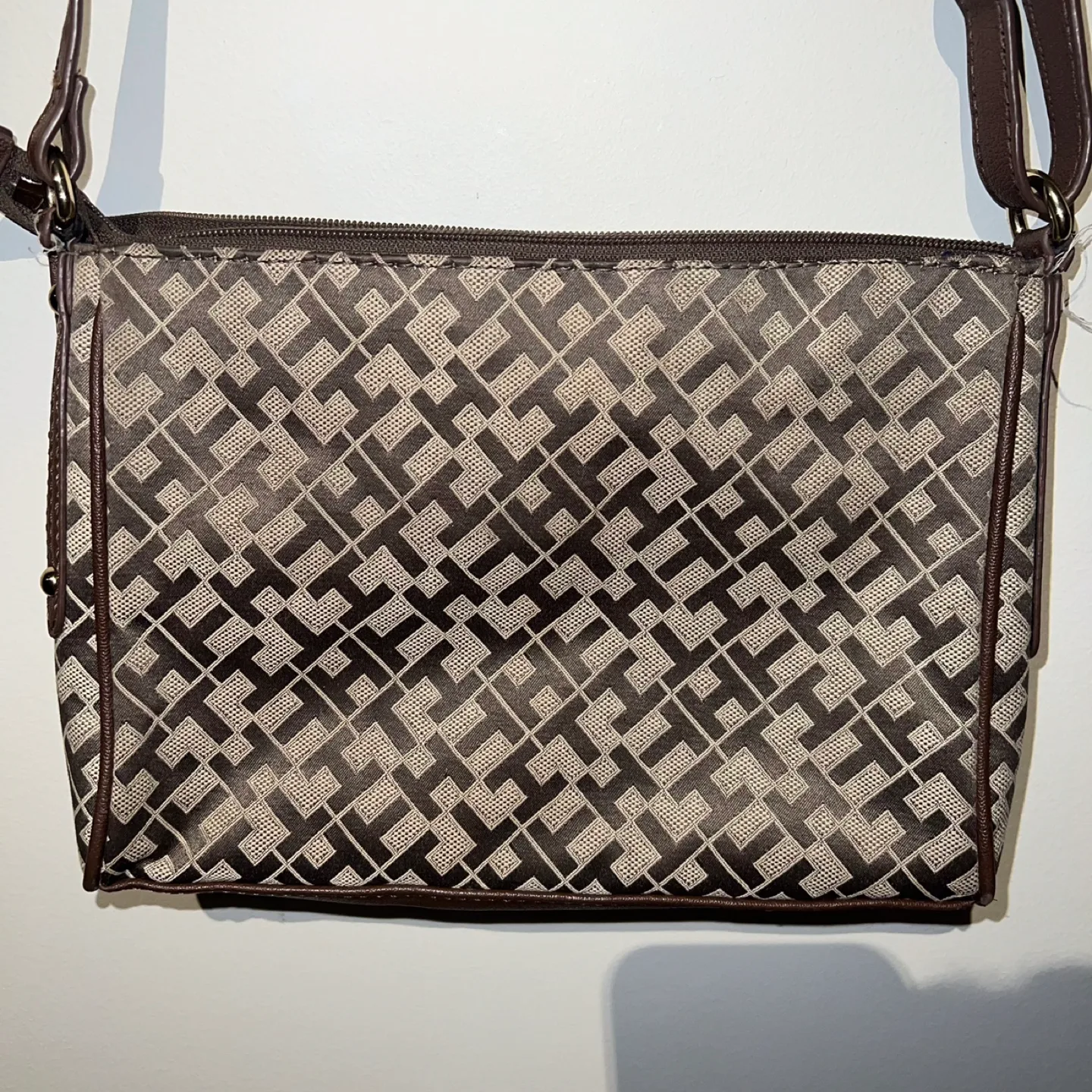 Tommy Hilfiger Crossbody Bag image indicator(2)