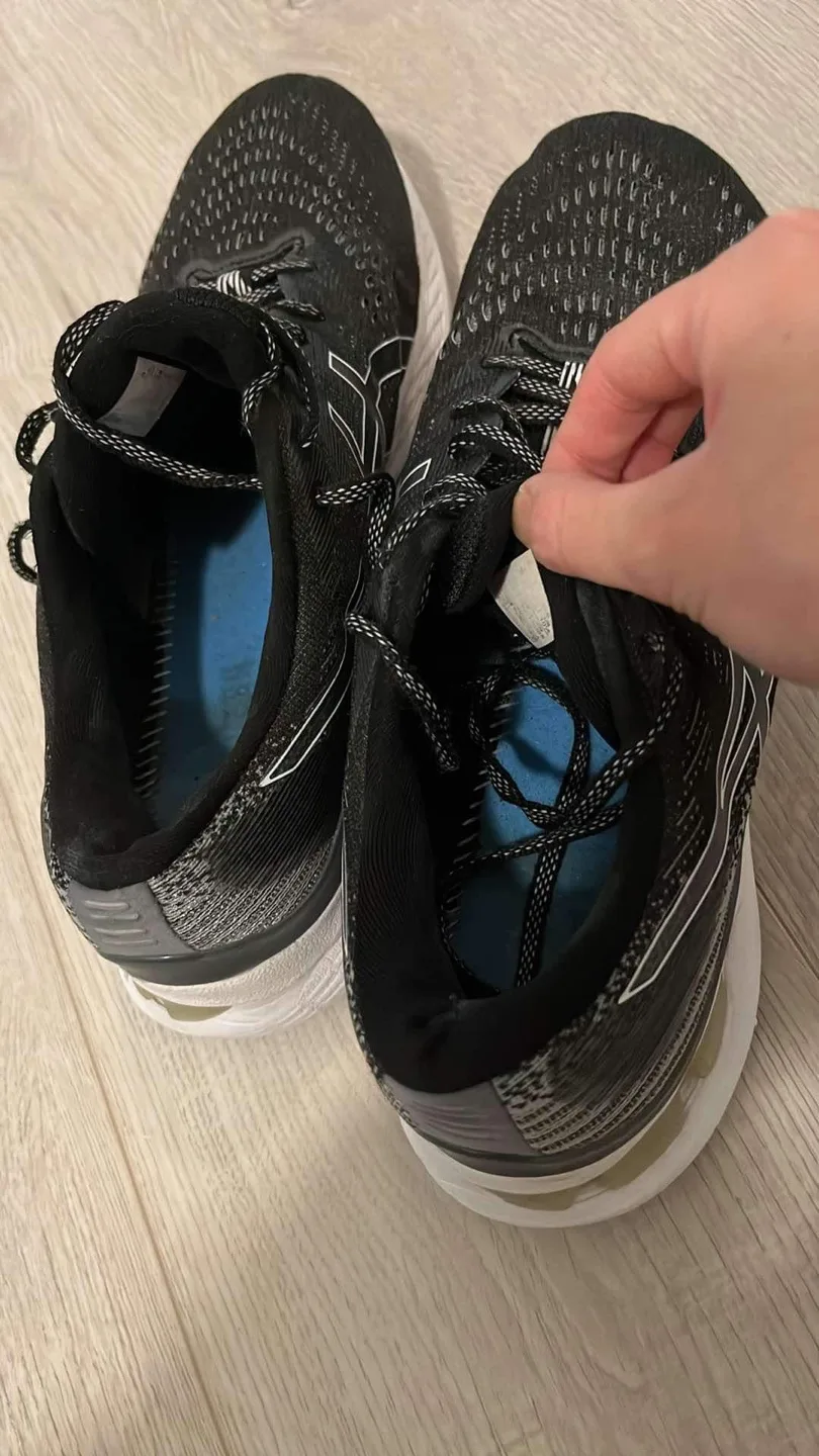 ASICS Gel-Kayano 28 Running Shoes - Men’s Size 10.5 wide image indicator(6)