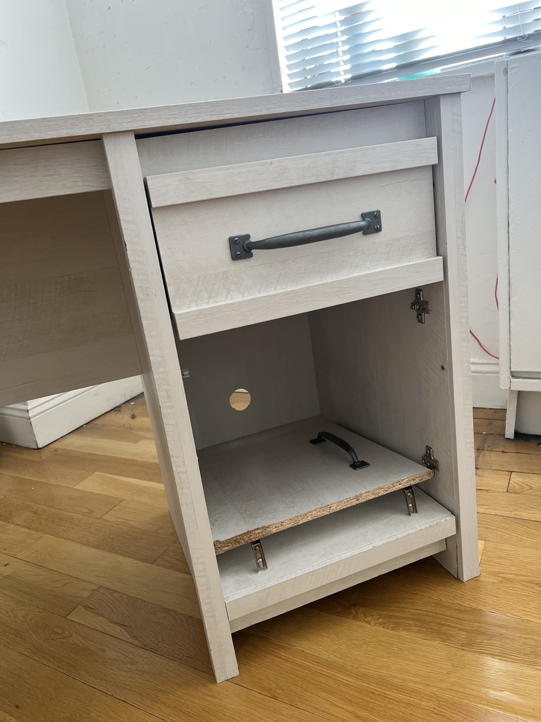 FREE DESK AS IS - photo 2