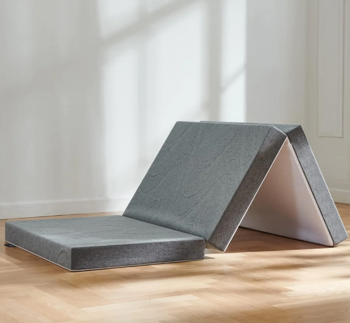 Molbly Tri-fold Memory Foam Mattress - Queen thumbnail