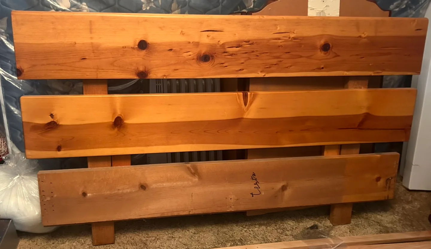 Queen headboard #freecycle thumbnail