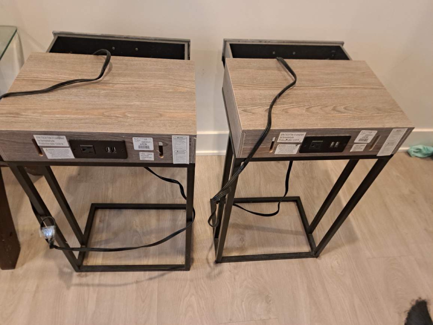 Two matching bedside tables - photo 3