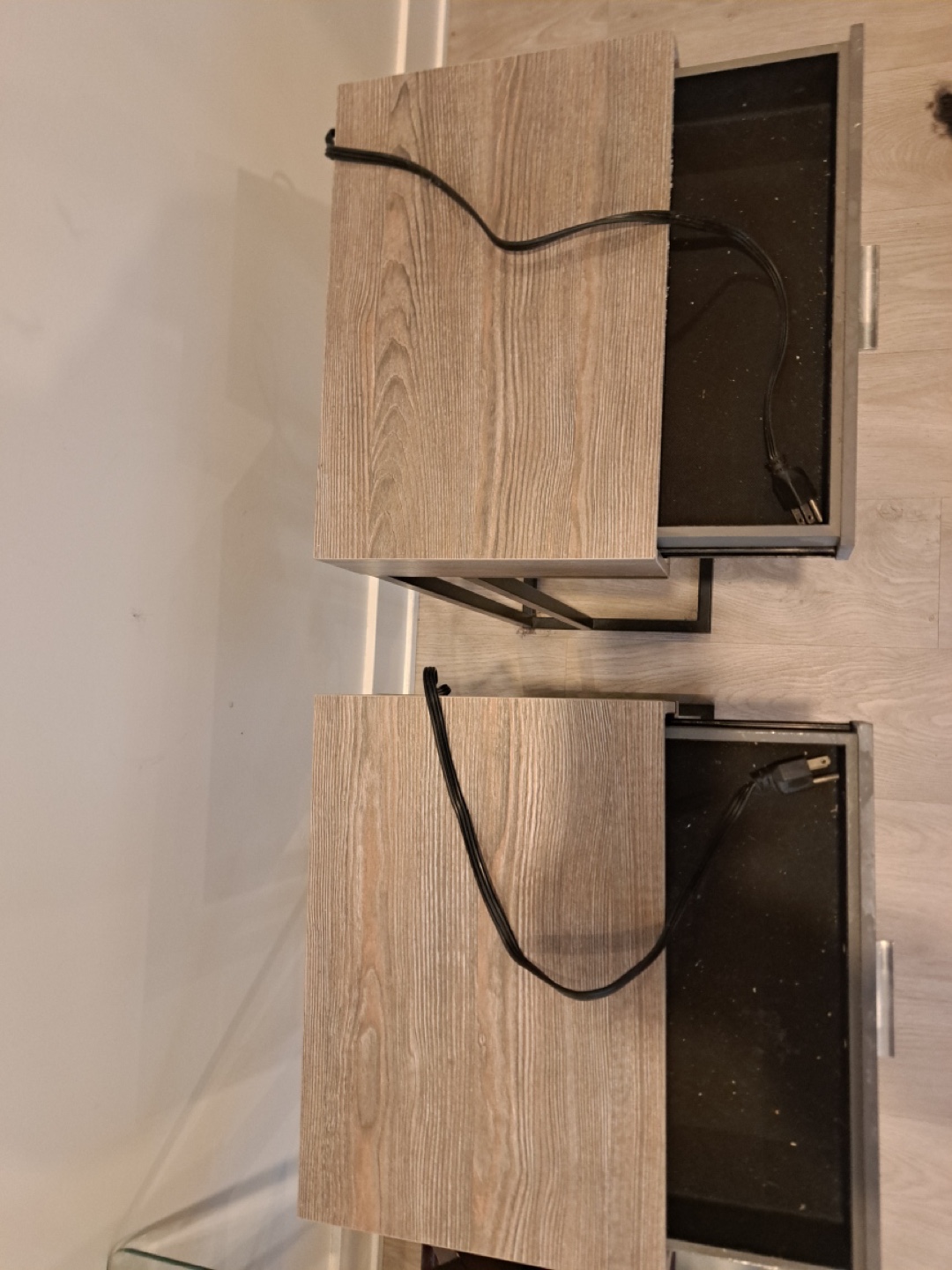 Two matching bedside tables - photo 2