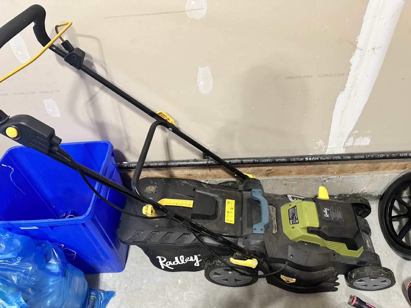 Cordless Lawn Mower, Trimmer and Leaf Blower Combo