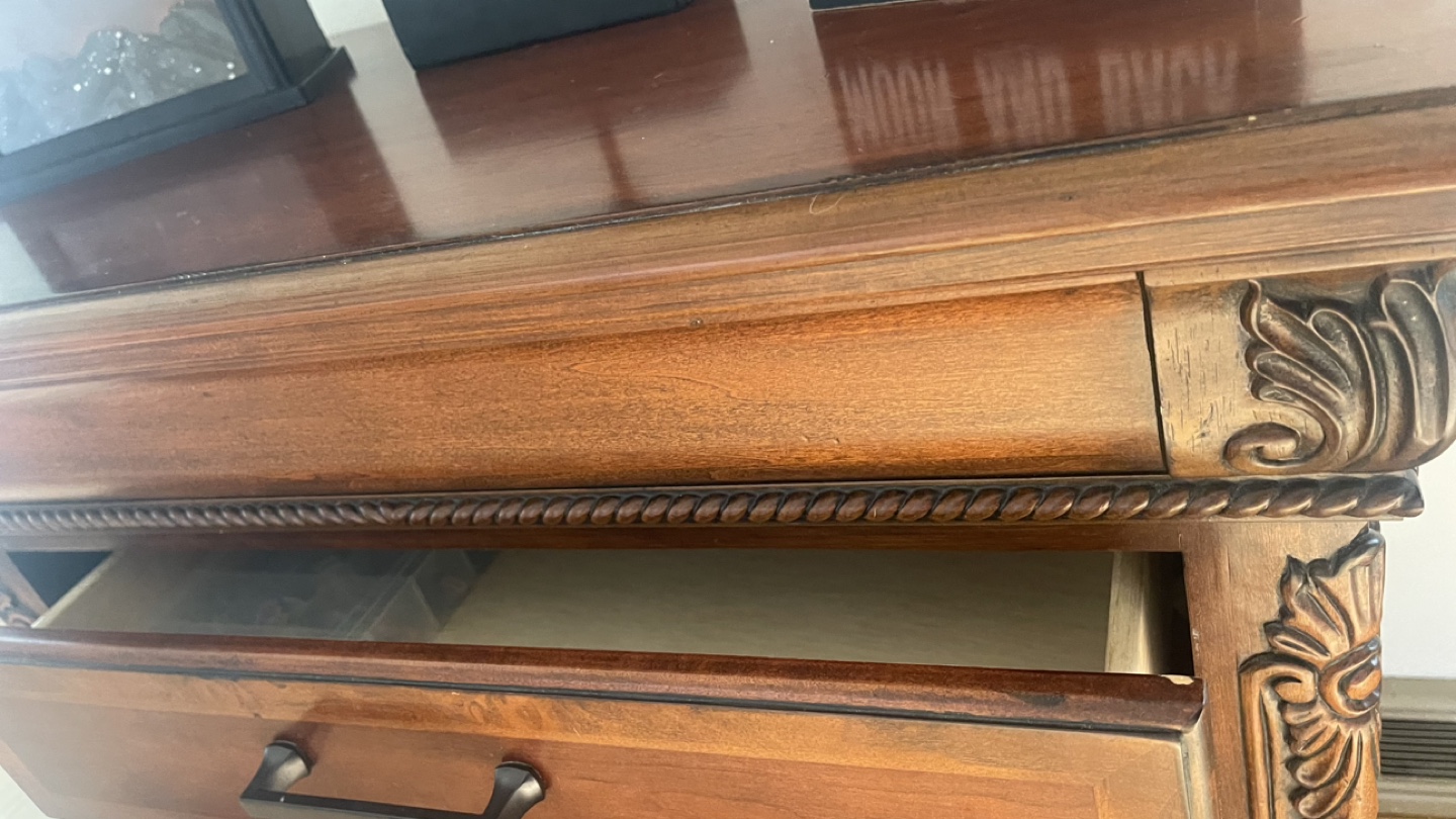 Universal Furniture Wood Chest of 3 Drawers check more pictures - photo 5