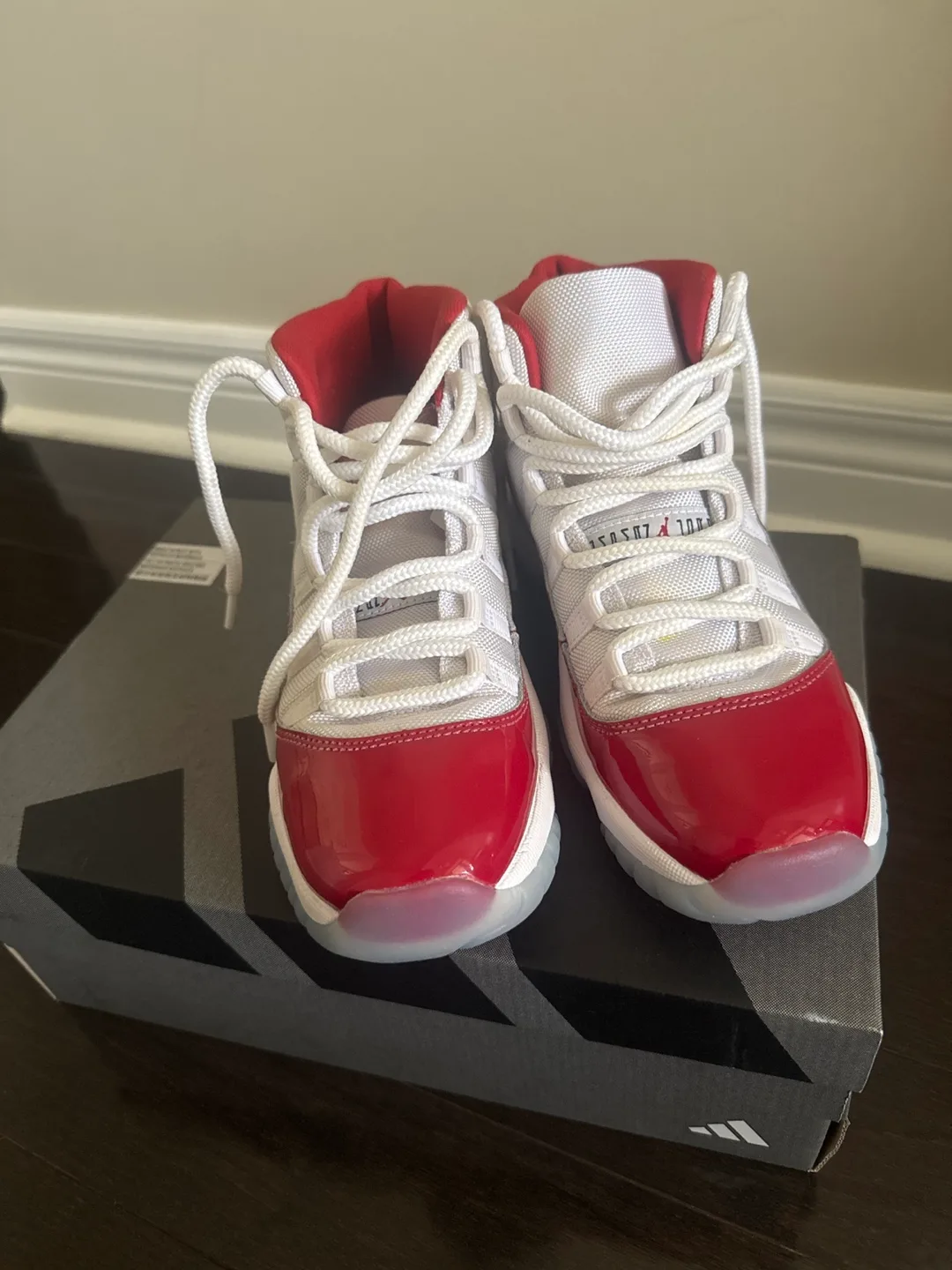 Air Jordan 11 Retro 'Gym Red' Size 6y image indicator(2)
