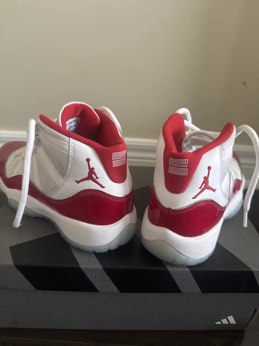 Air Jordan 11 Retro 'Gym Red' Size 6y image indicator(4)