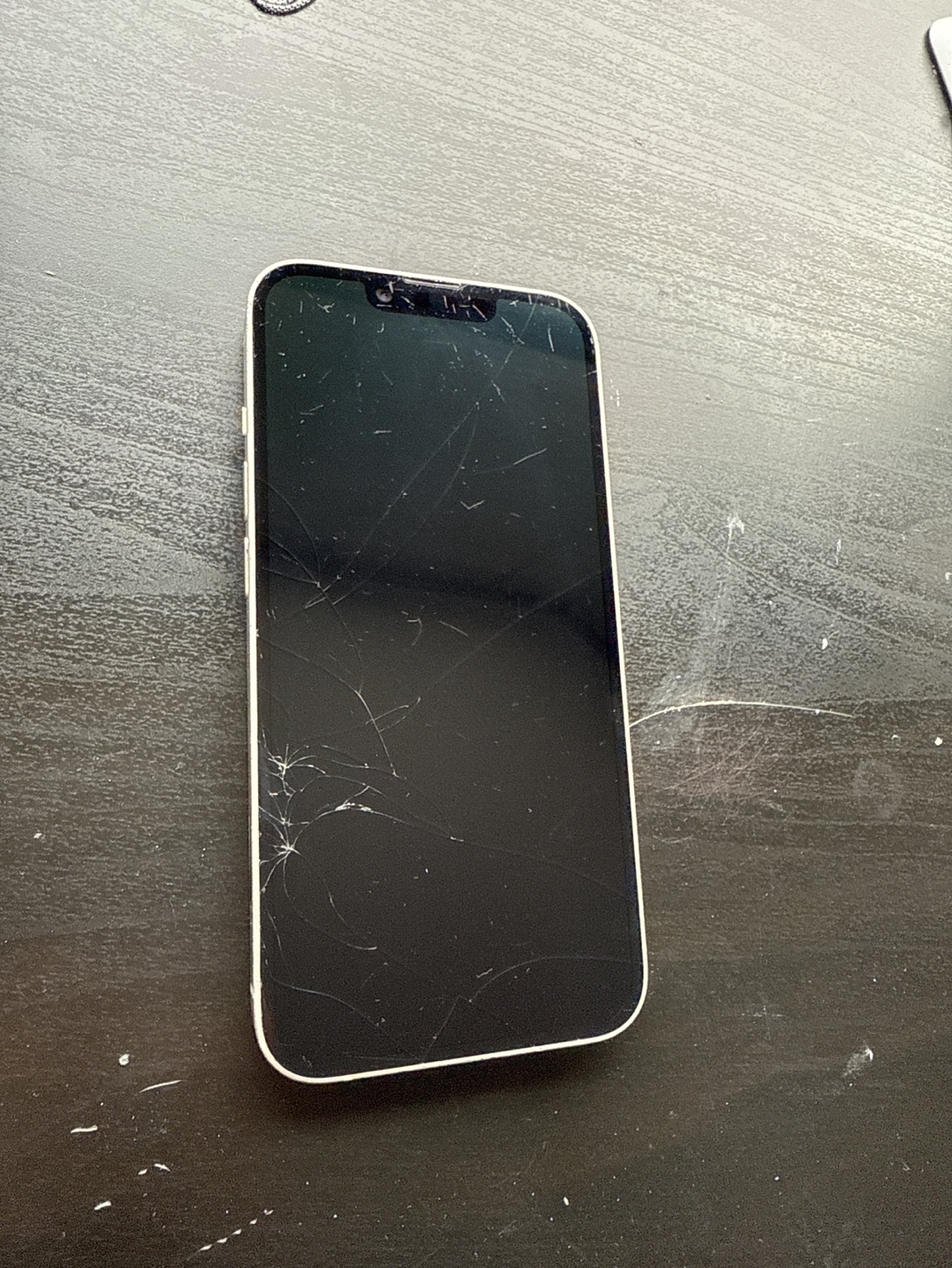 iPhone 14 - photo 2