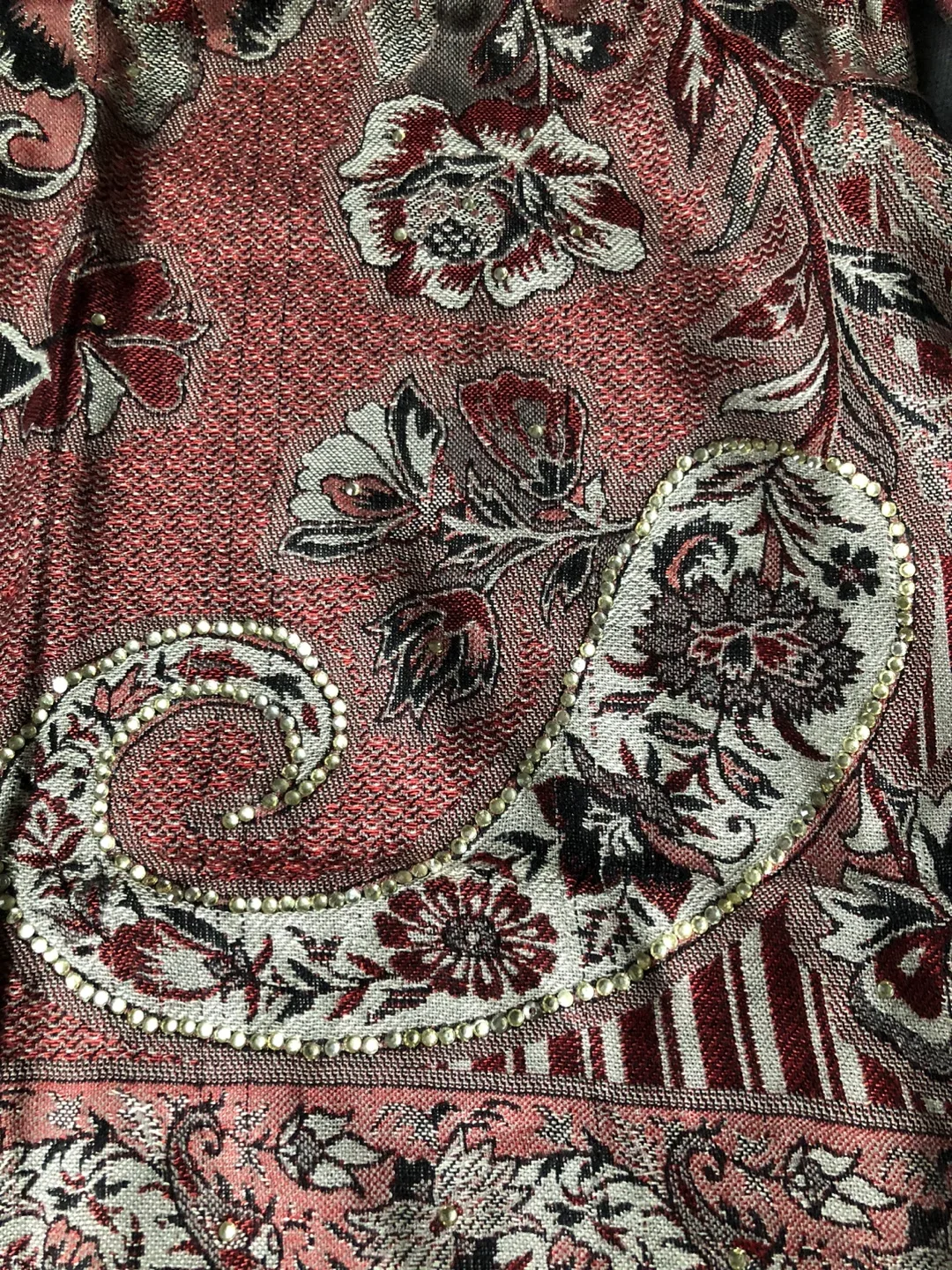 Beautiful cotton Scarf with Rhinestones image indicator(3)