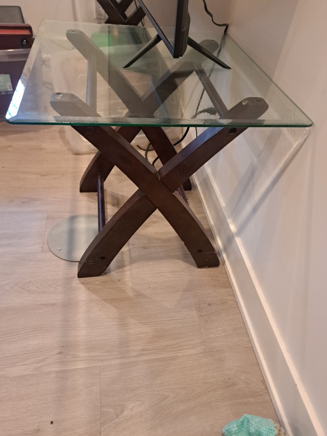 Glass and wood side table - photo 3
