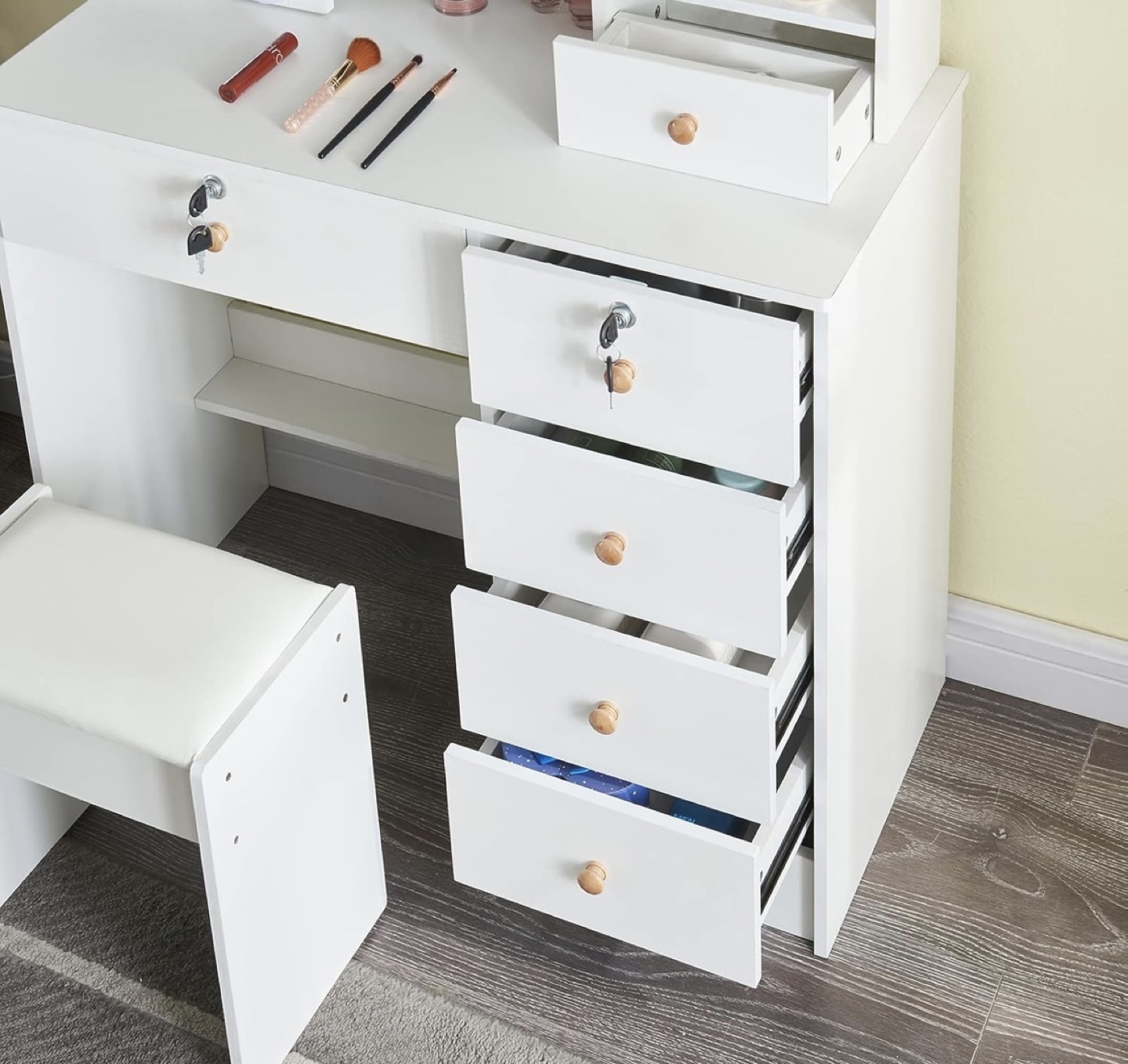 Vanity makeup desk - photo 3