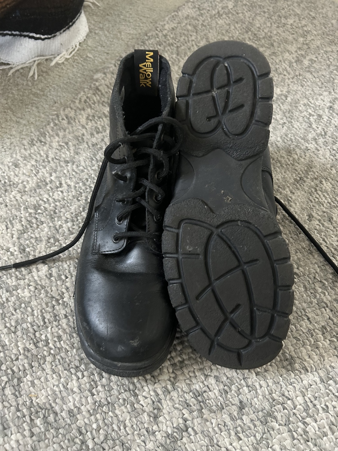Mellow Walk Black Boots