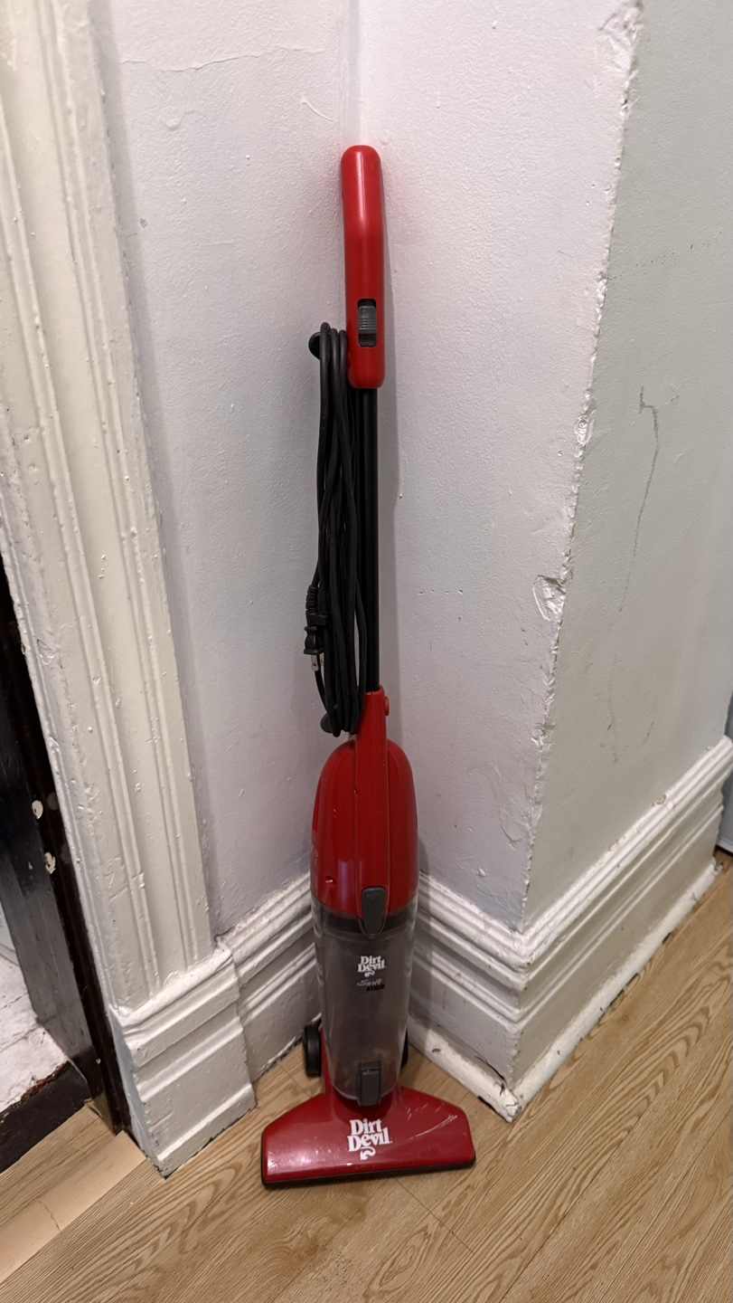 Dirt Devil Corded Vacuum Cleaner - photo 2