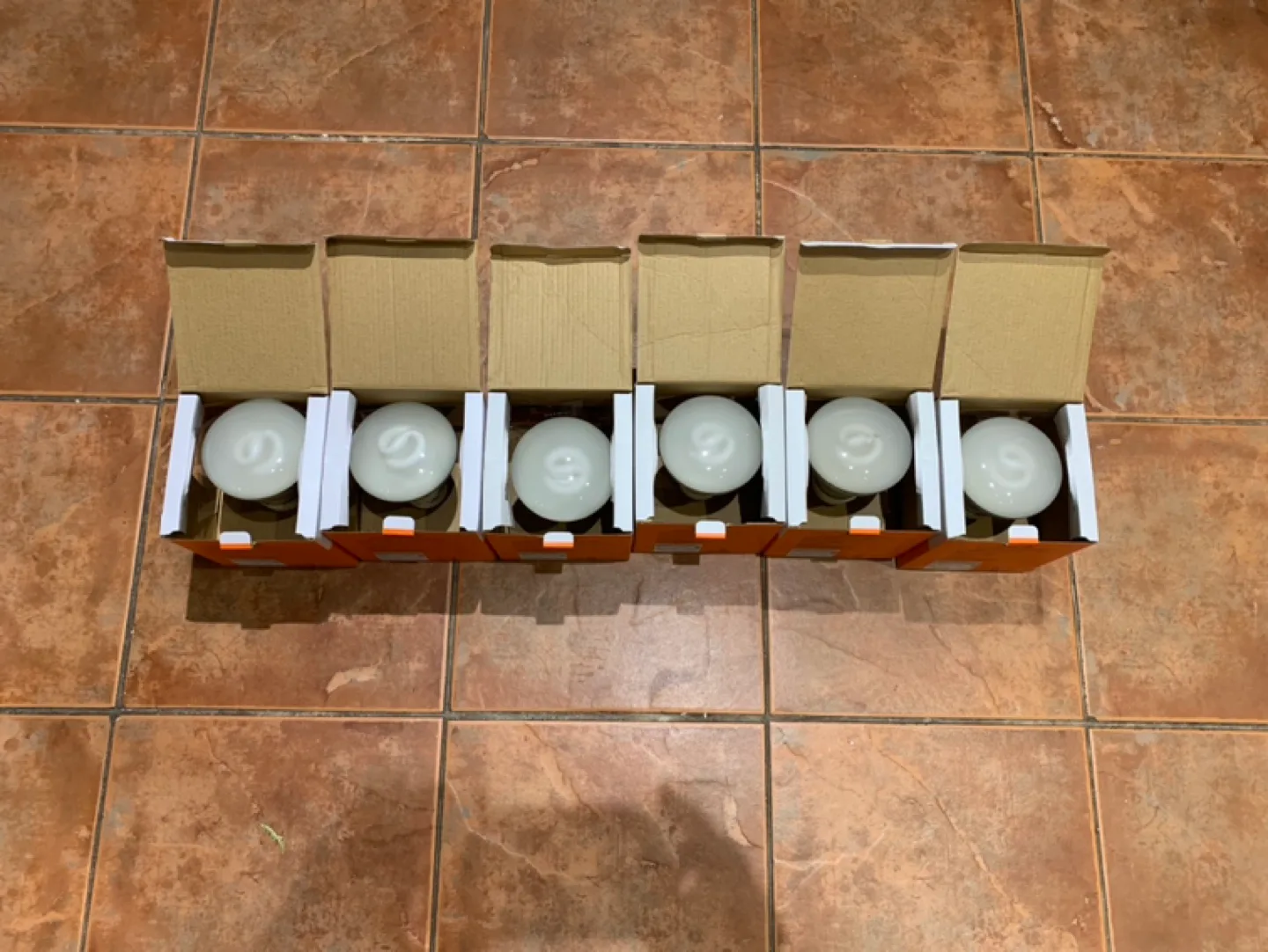 6 Sylvania flood Light Bulbs image indicator(2)