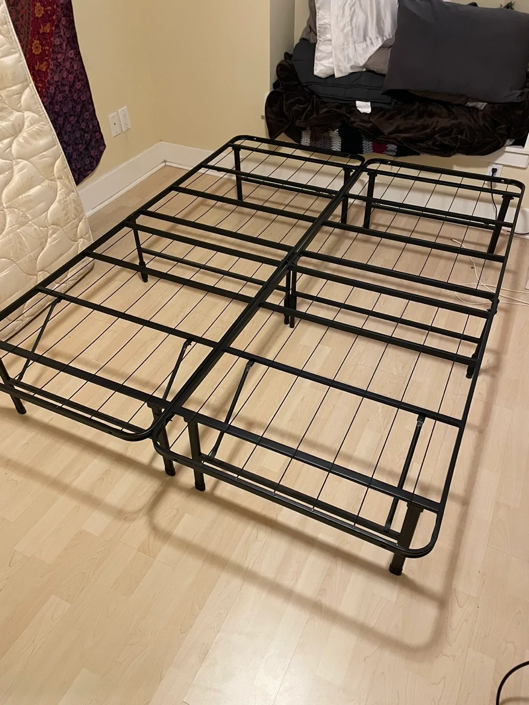 Queen bed for sale! Need to pickup ASAP image indicator(3)