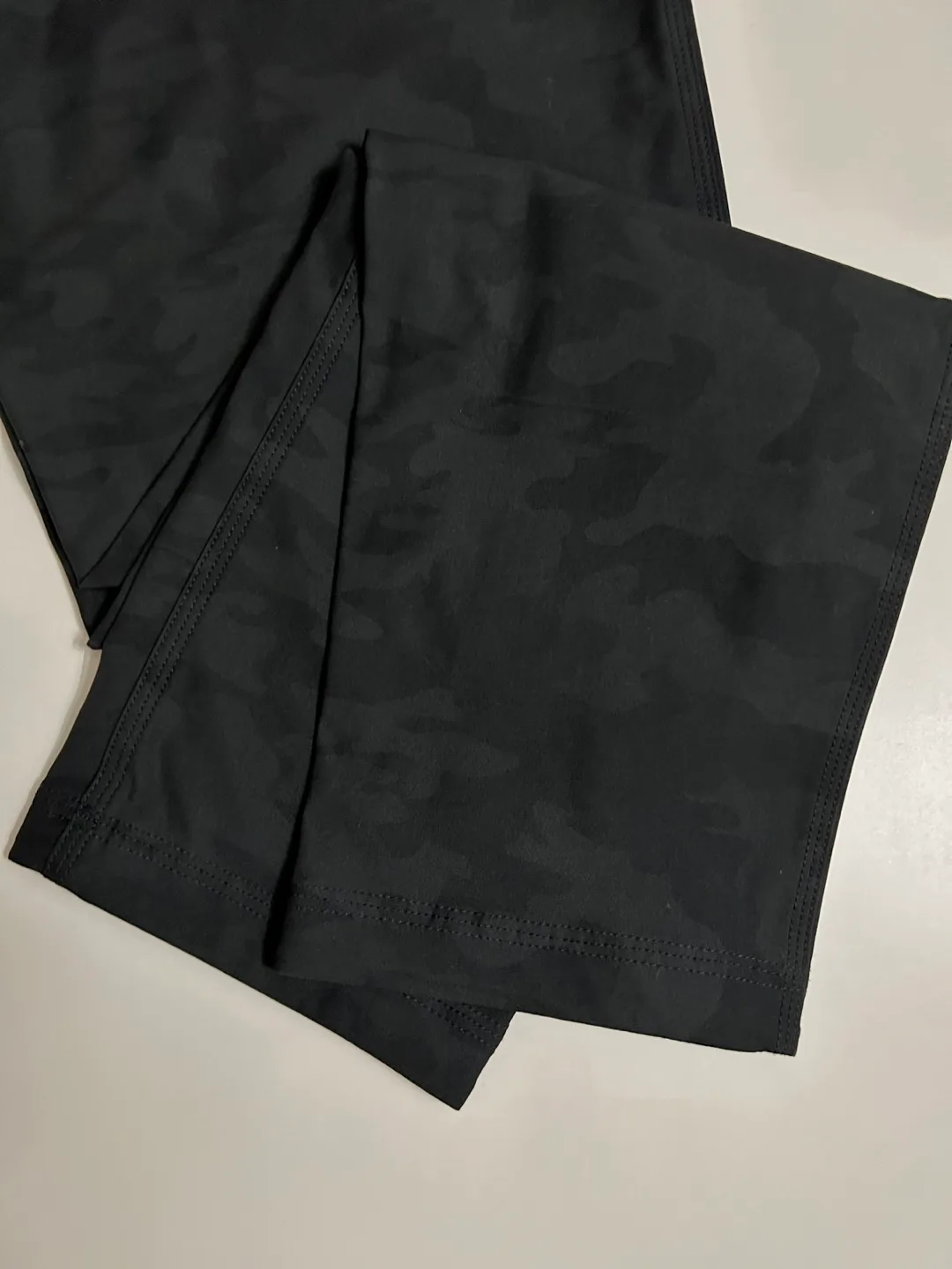 Lululemon Day Trip Boyfriend Pant - Lotus Camo Black image indicator(5)