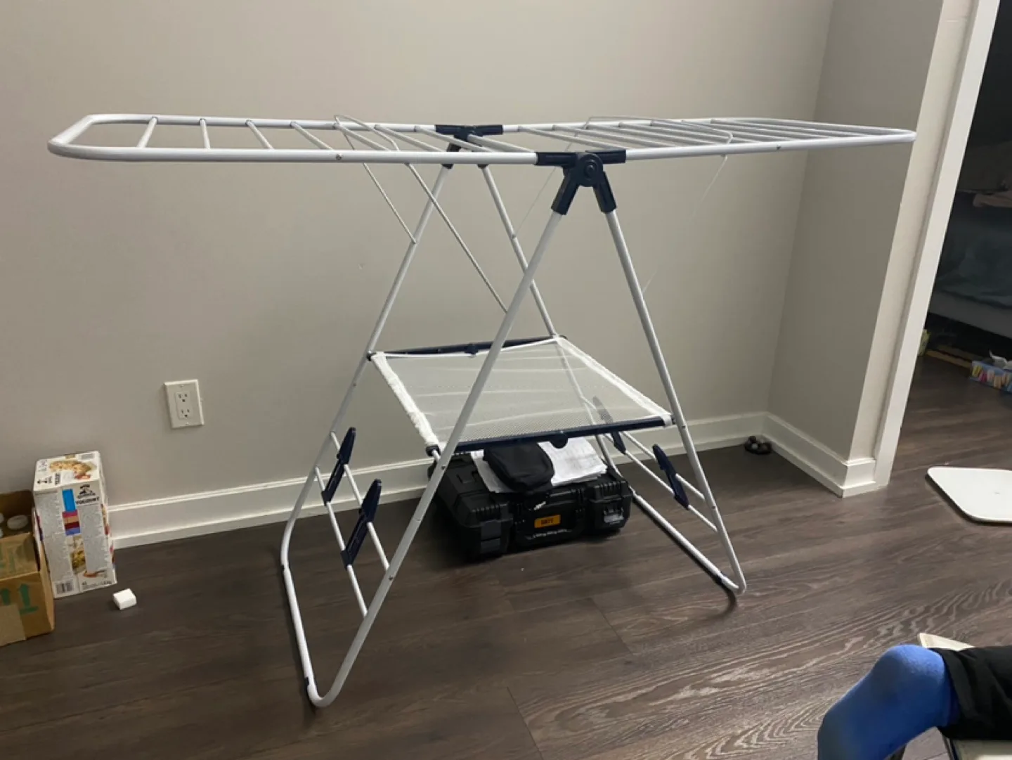 Folding Clothes Drying Rack thumbnail