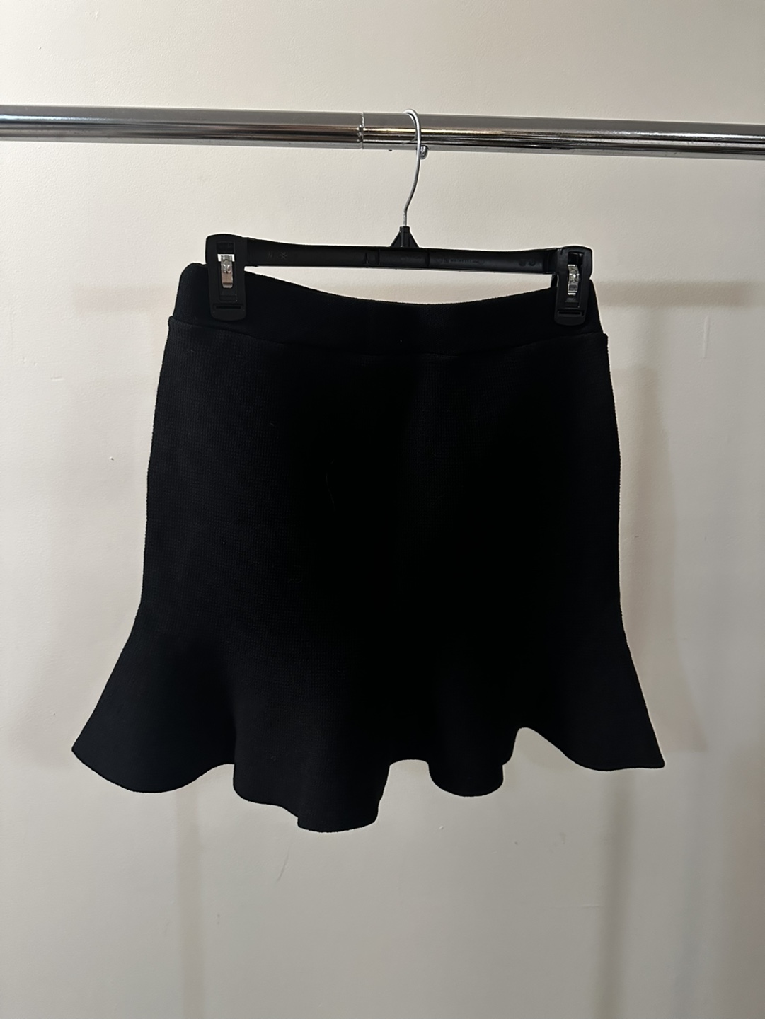4 Mini Skirts - Black and Beige - photo 3