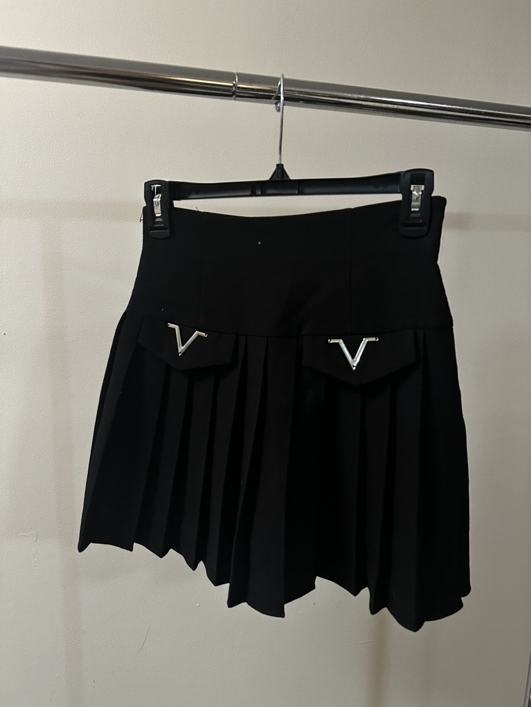 4 Mini Skirts - Black and Beige