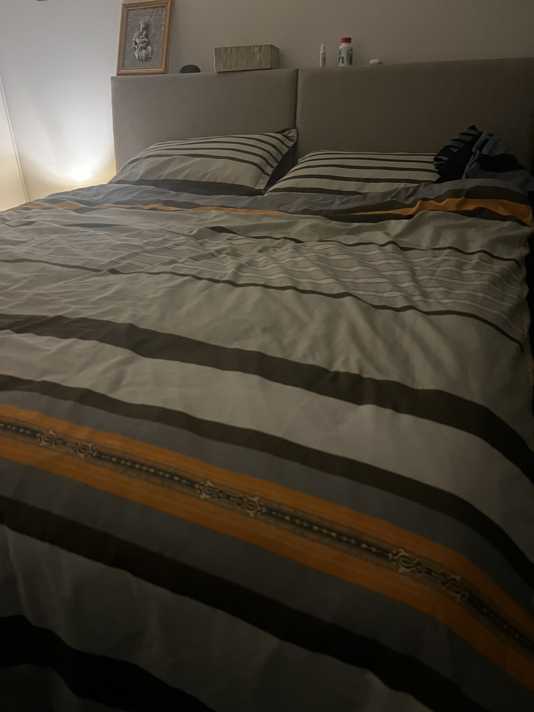 King-Sized Bed Frame with Storage - photo 3