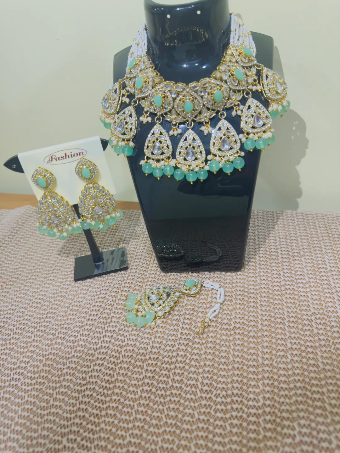 Indian Bridal Jewelry Set thumbnail