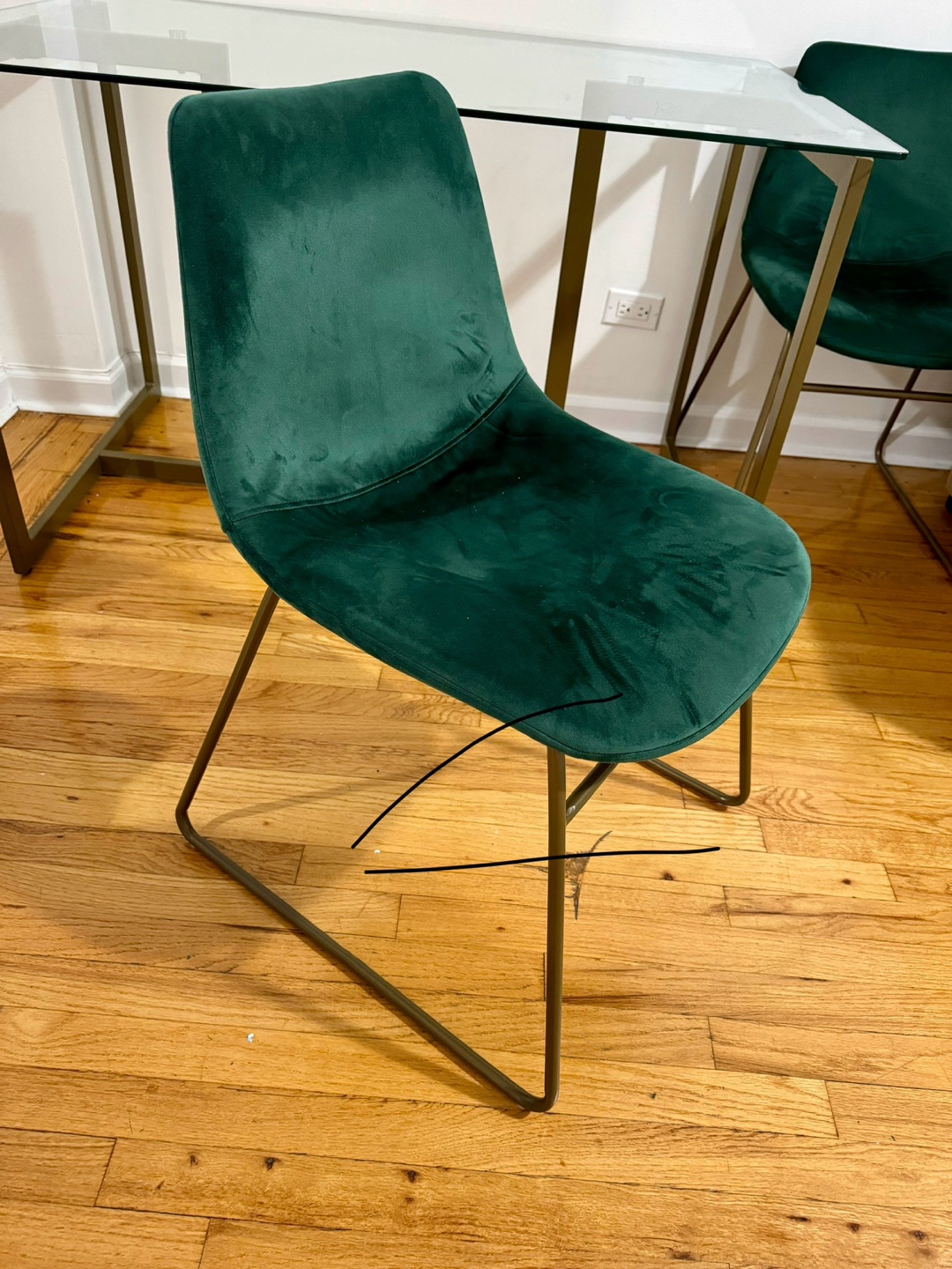 Table with Velvet Dining Chairs - photo 2