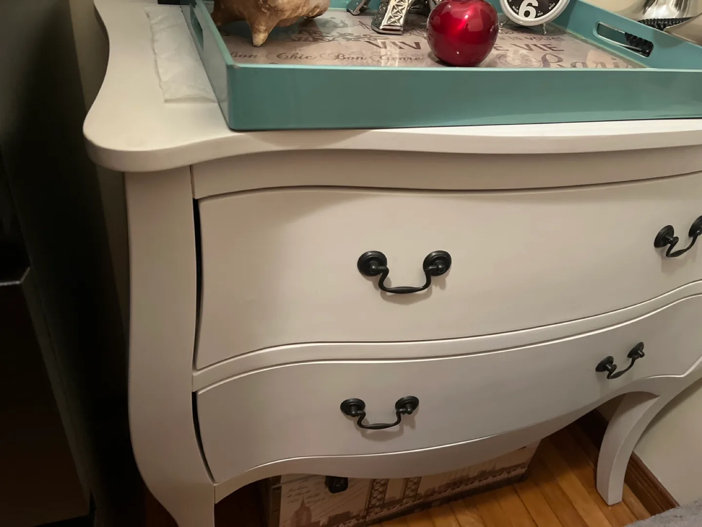 White console table for entry hall good 👍 used in guest room image indicator(3)
