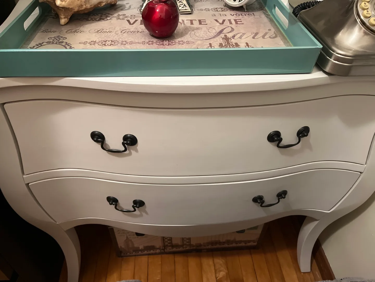 White console table for entry hall good 👍 used in guest room image indicator(2)