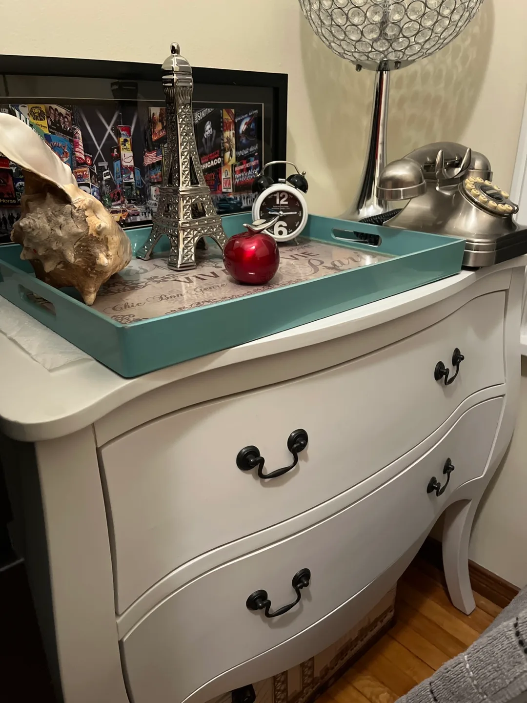 White console table for entry hall good 👍 used in guest room image indicator(4)