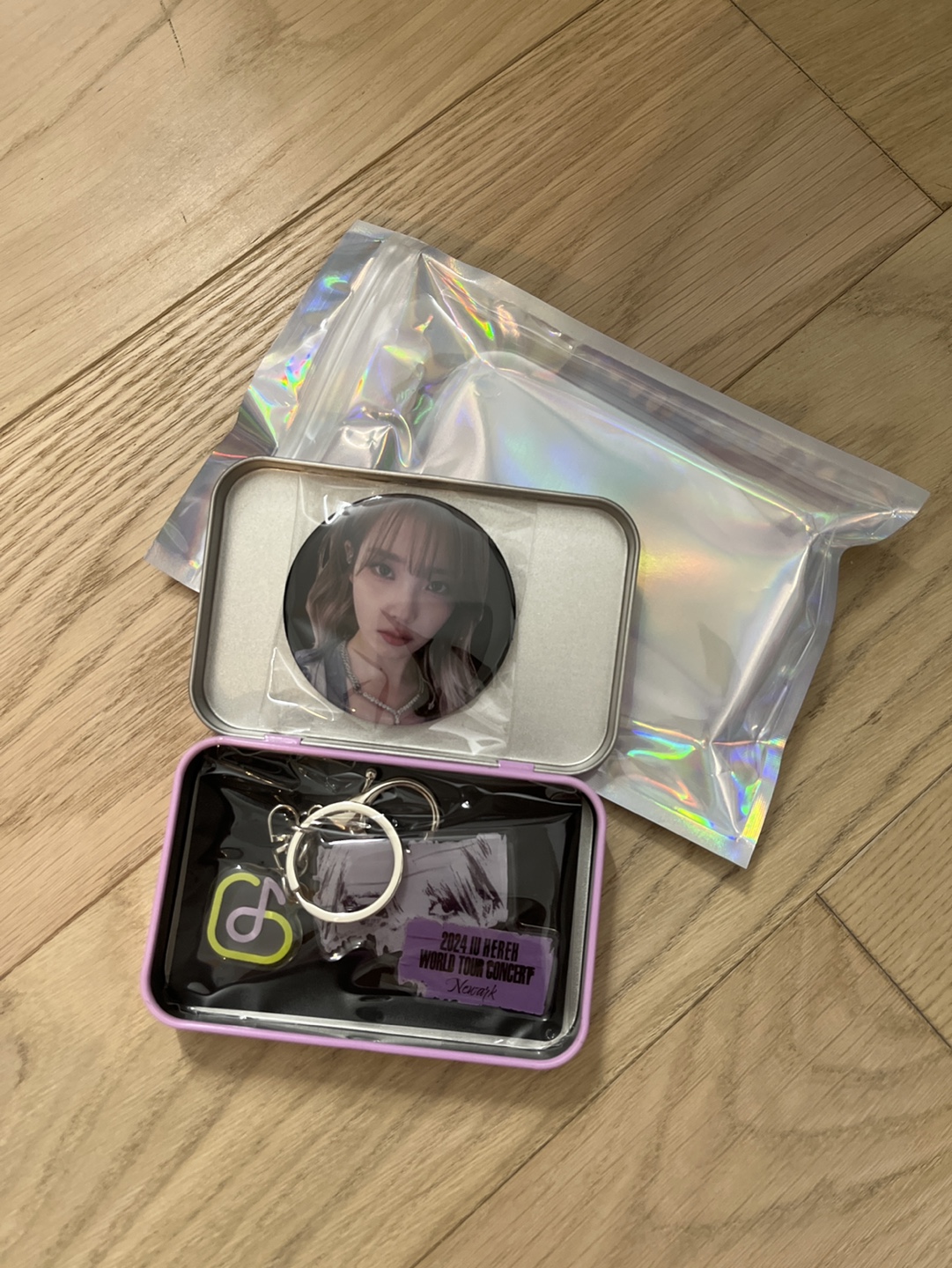 IU 2024 World Tour Concert The Winning Keychain Tin - photo 2