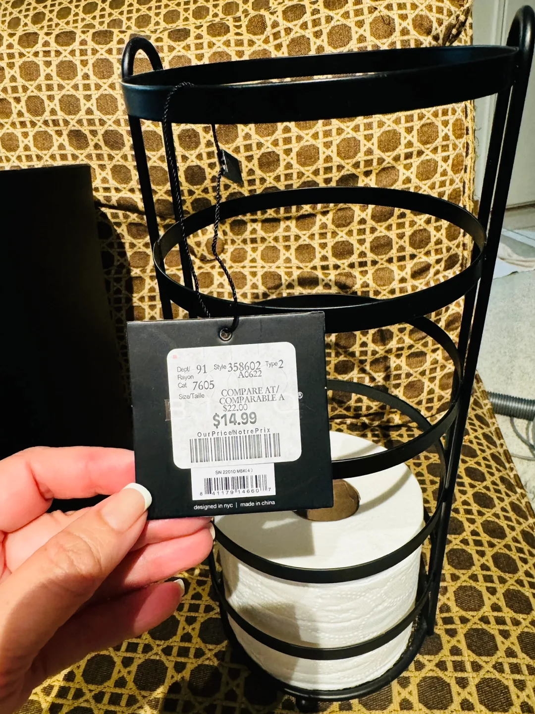 3 Toilet Paper Holder & Umbra Wastebasket Set image indicator(2)