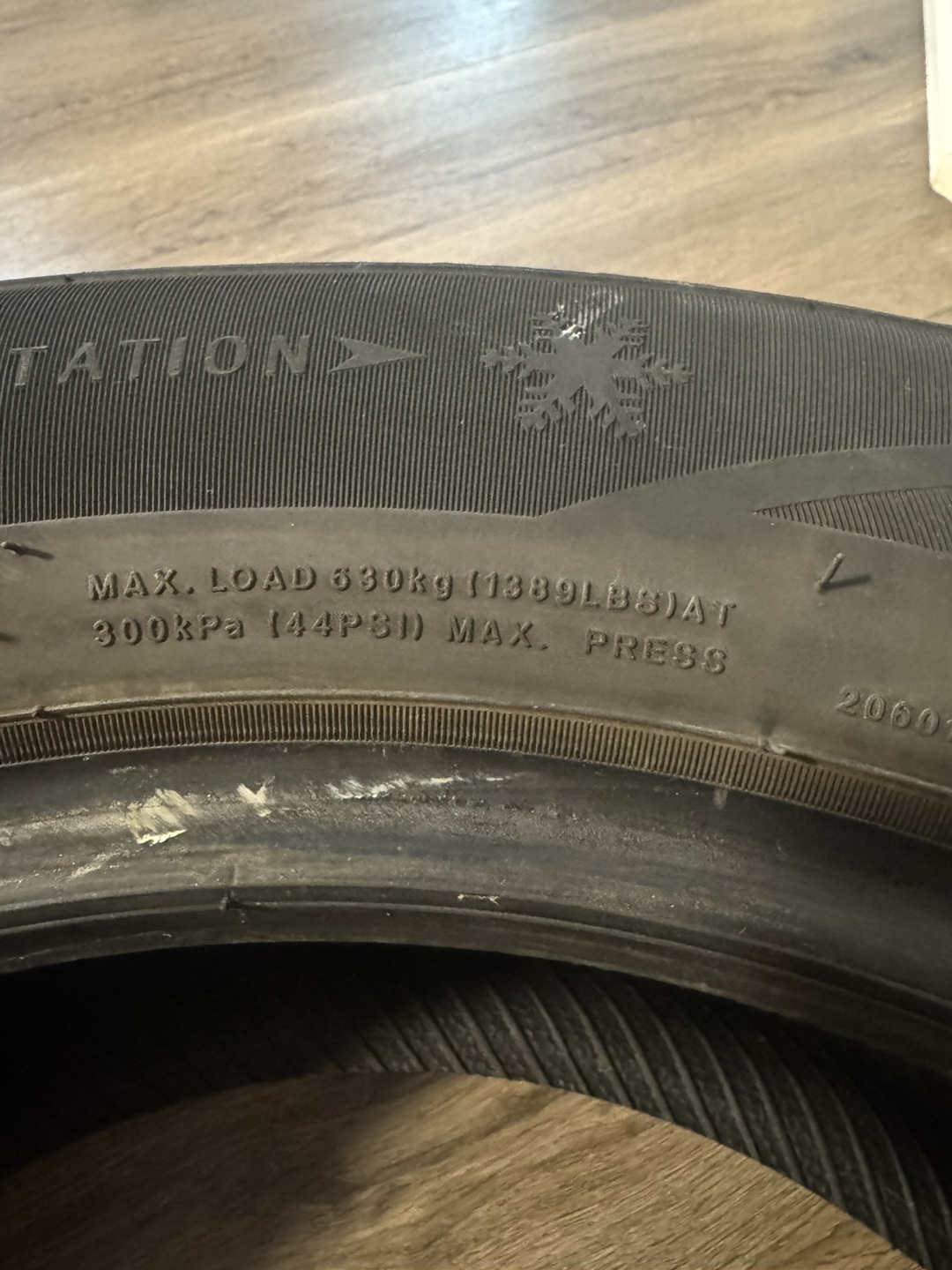 Four 205/60R16 certified wintertrek winter tiers - photo 5