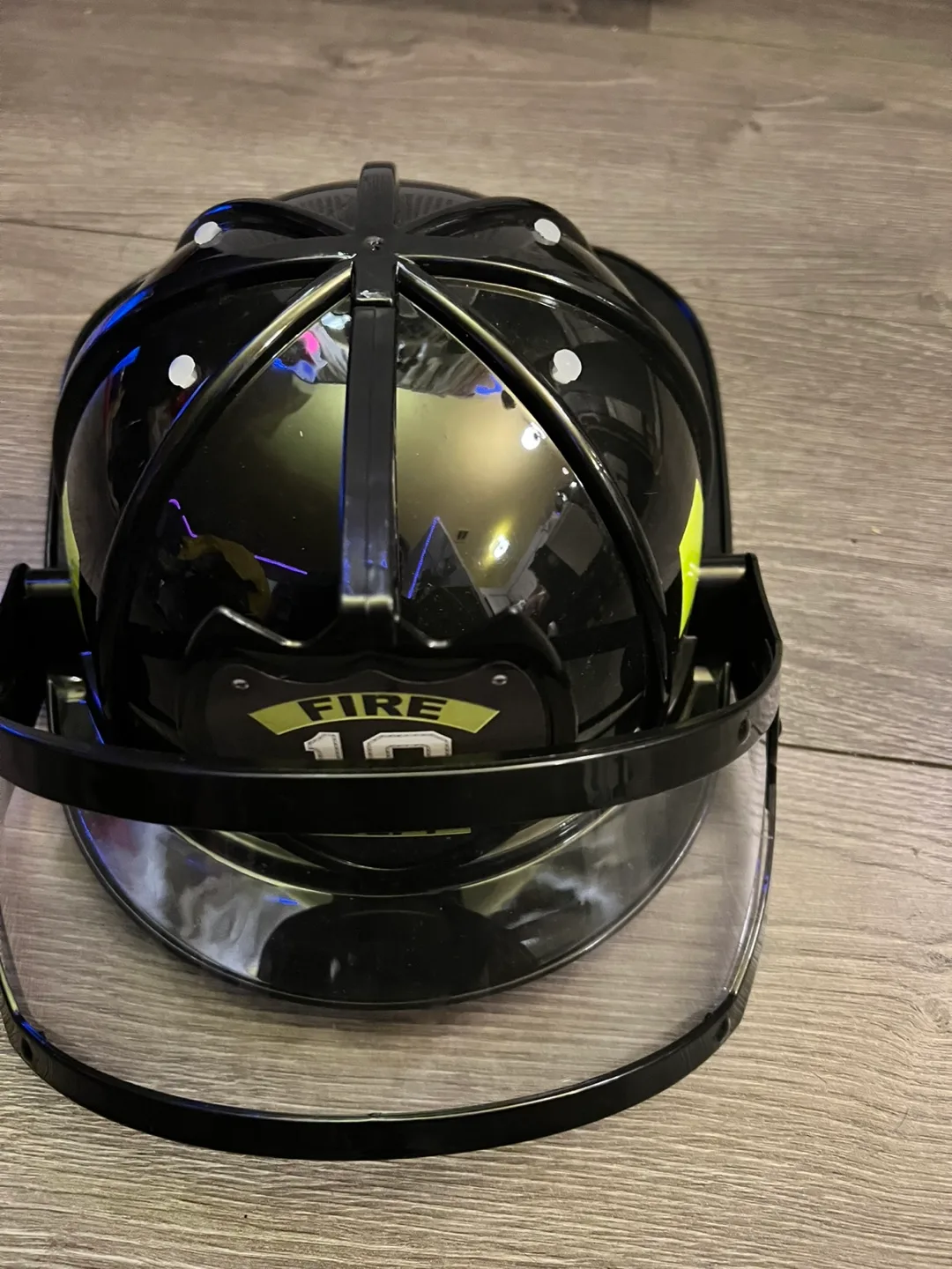 Firefighter Helmet for Halloween image indicator(2)