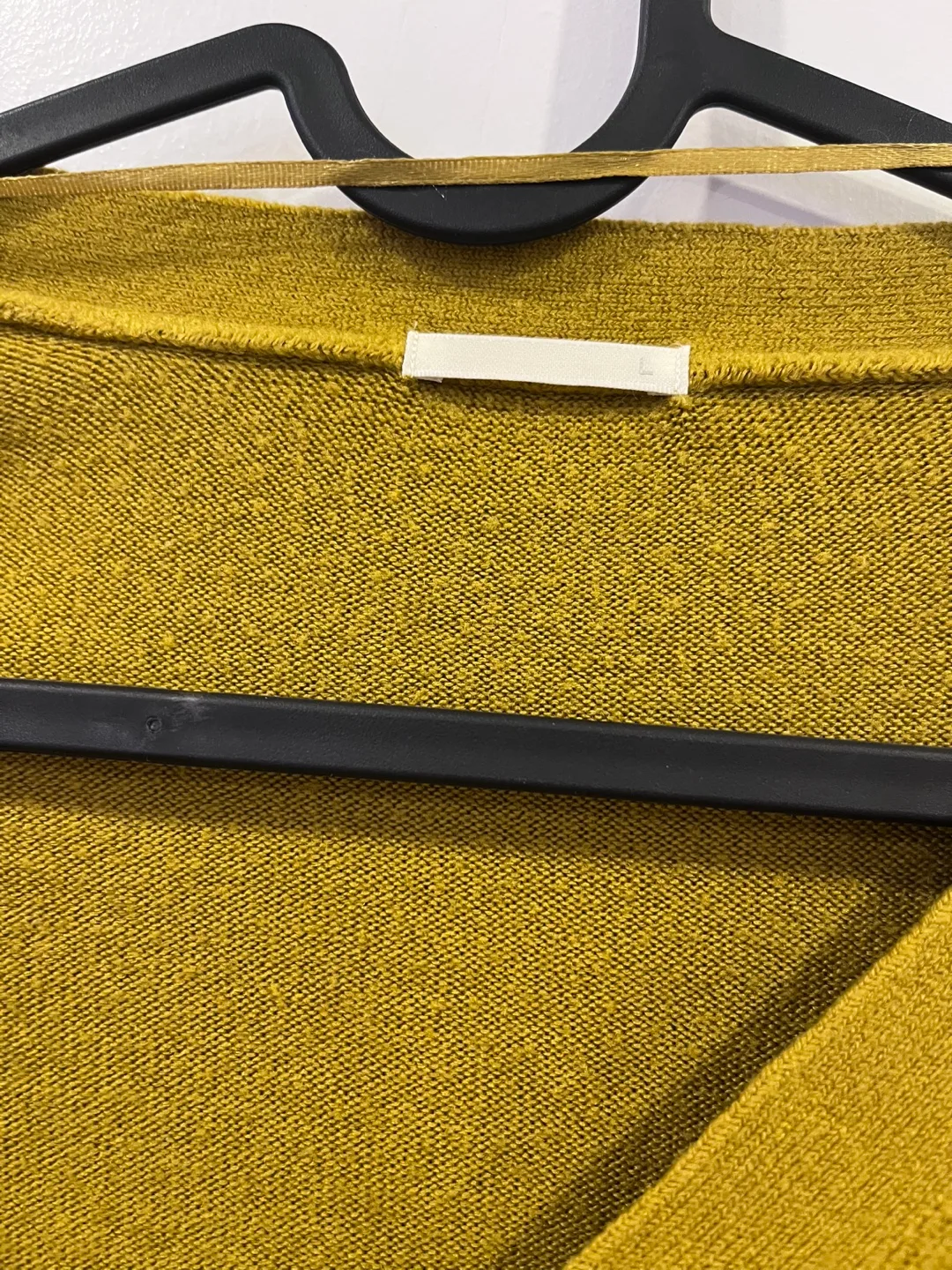 GU Japan Mustard Cardigan image indicator(2)