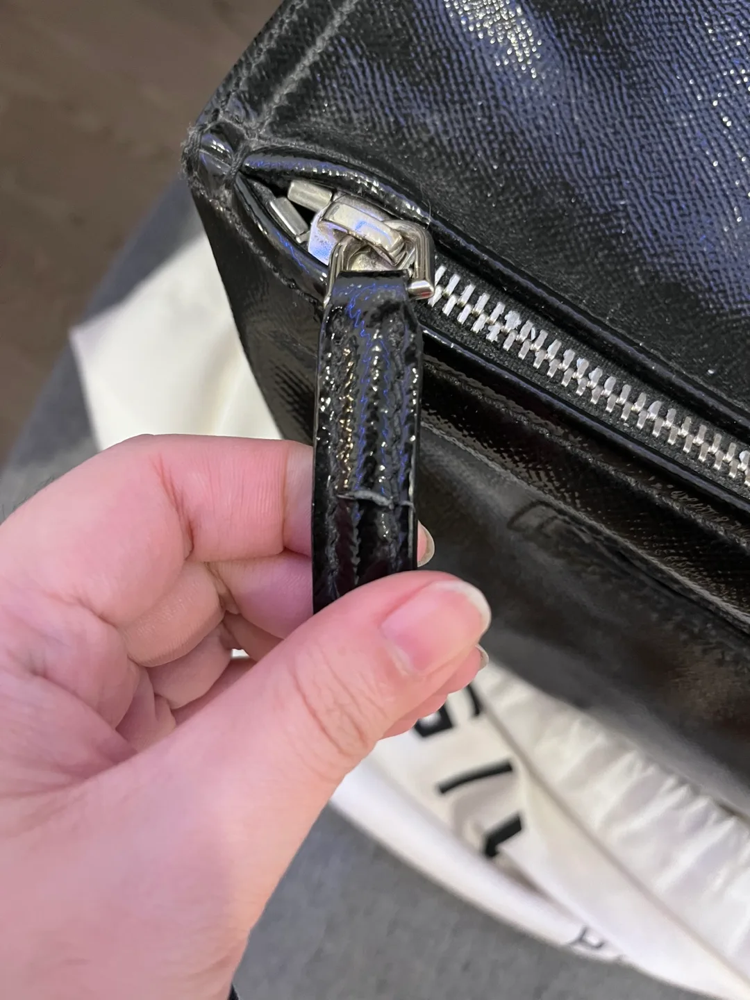 Givenchy Bag image indicator(5)