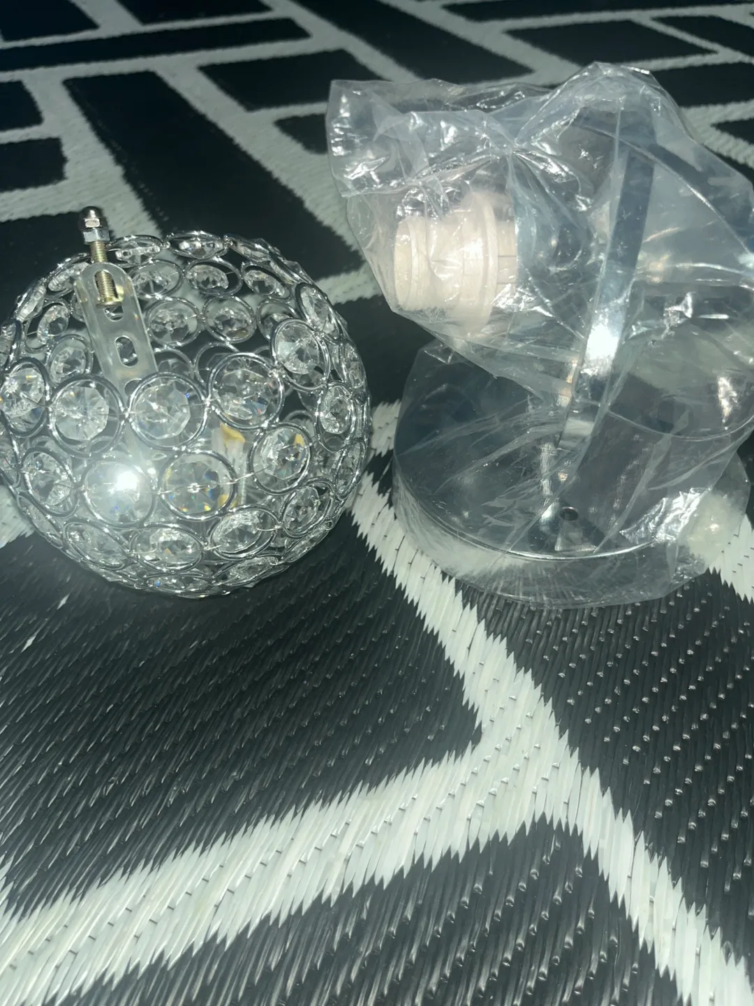 Crystal Globe Light Fixture image indicator(2)