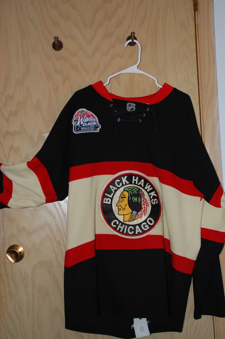 2009 Winter Classic Jonathan Toews Jersey Size 52 Black