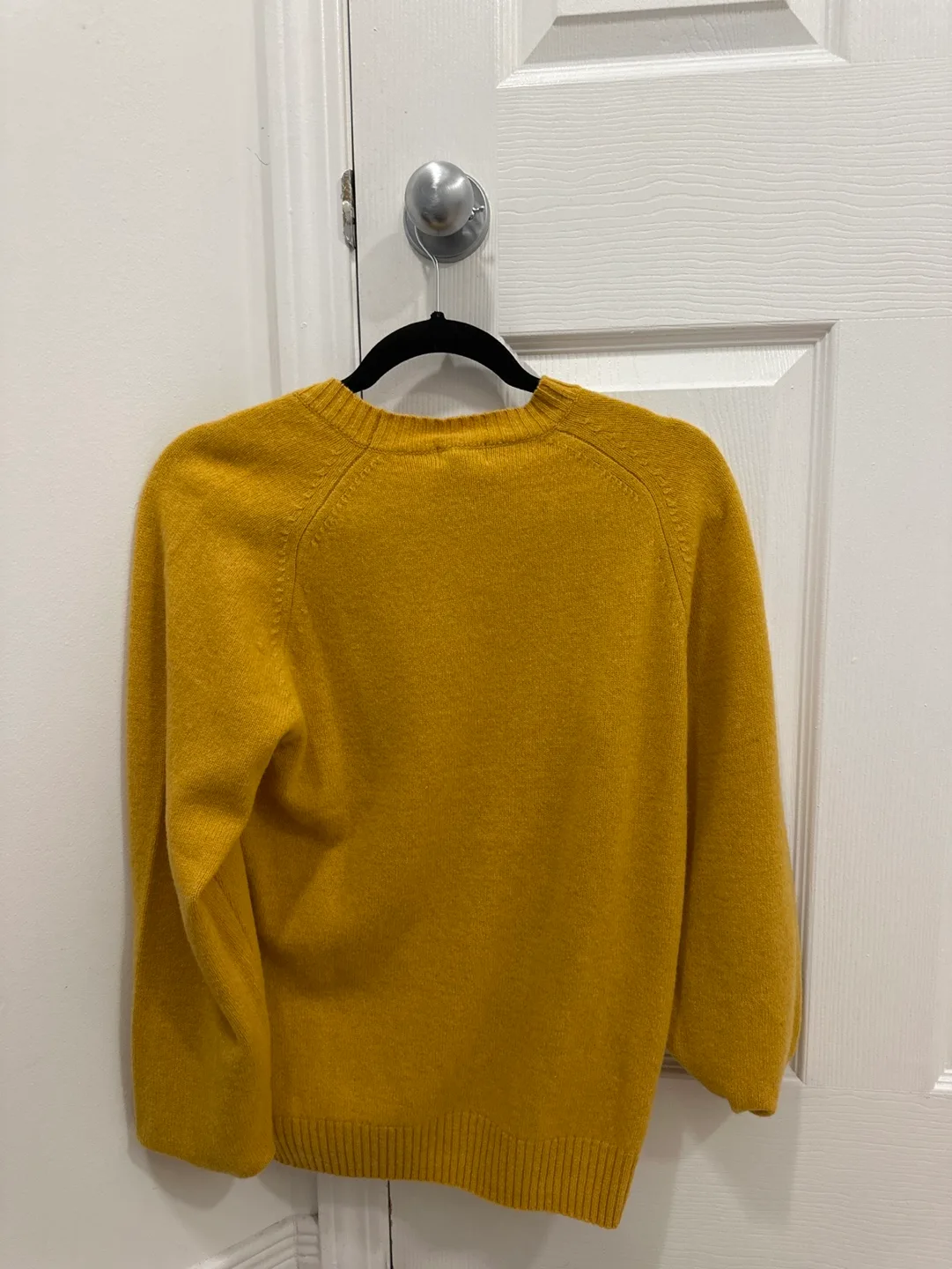 Uniqlo Premium Lambswool Yellow Sweater (Small but oversized) image indicator(3)
