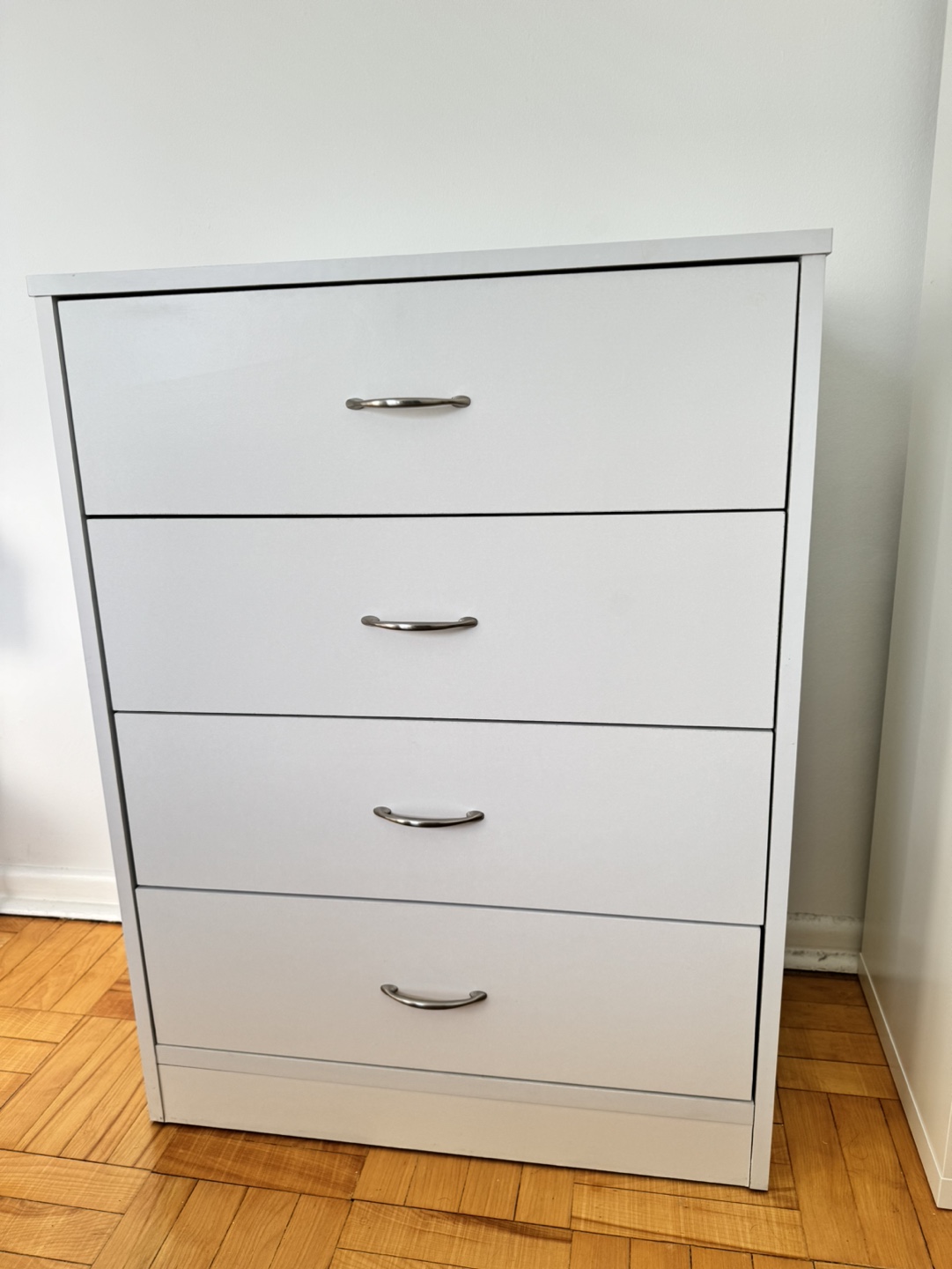 White 4-Drawer Chest of Drawers - photo 3