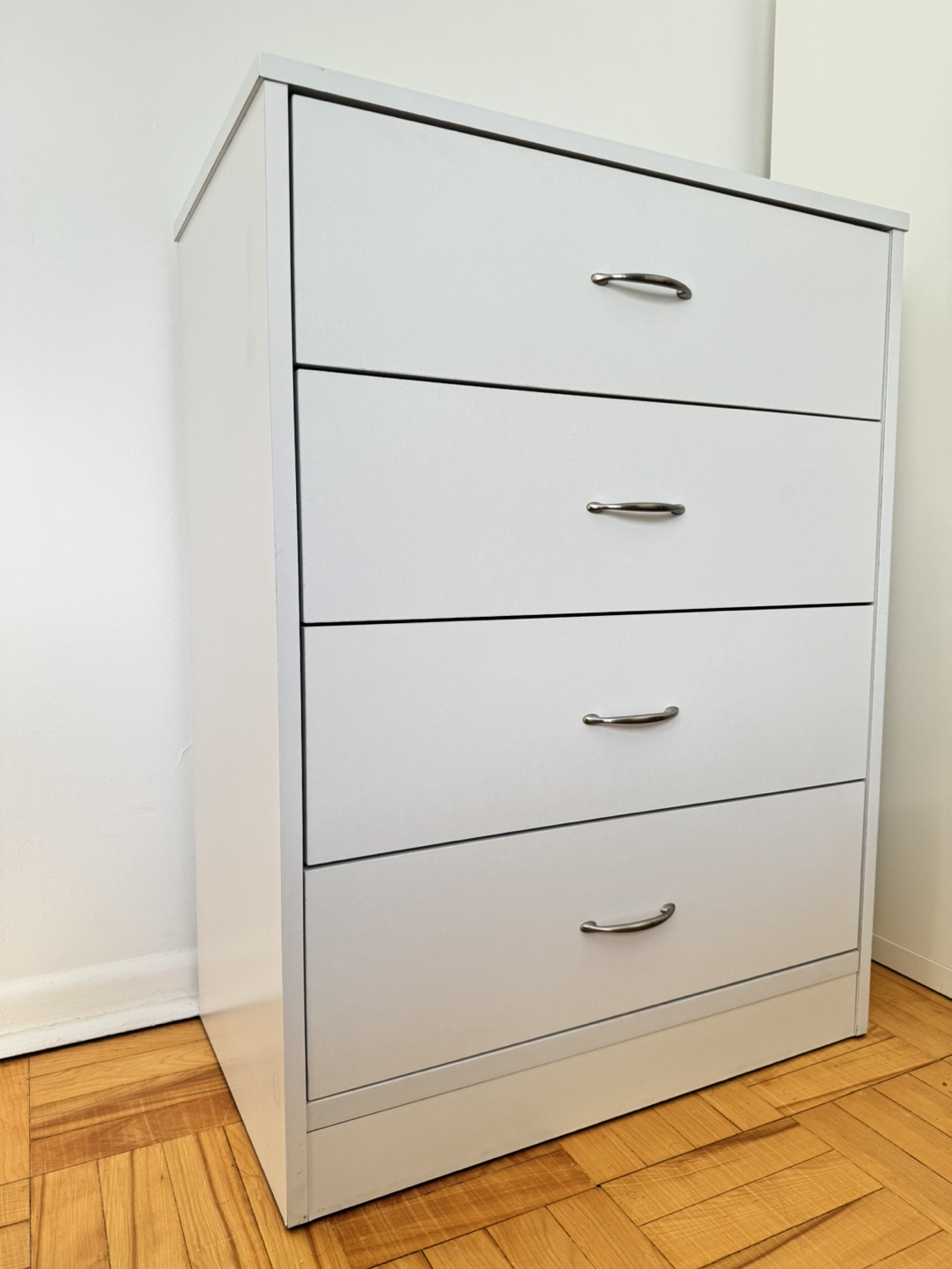 White 4-Drawer Chest of Drawers - photo 4