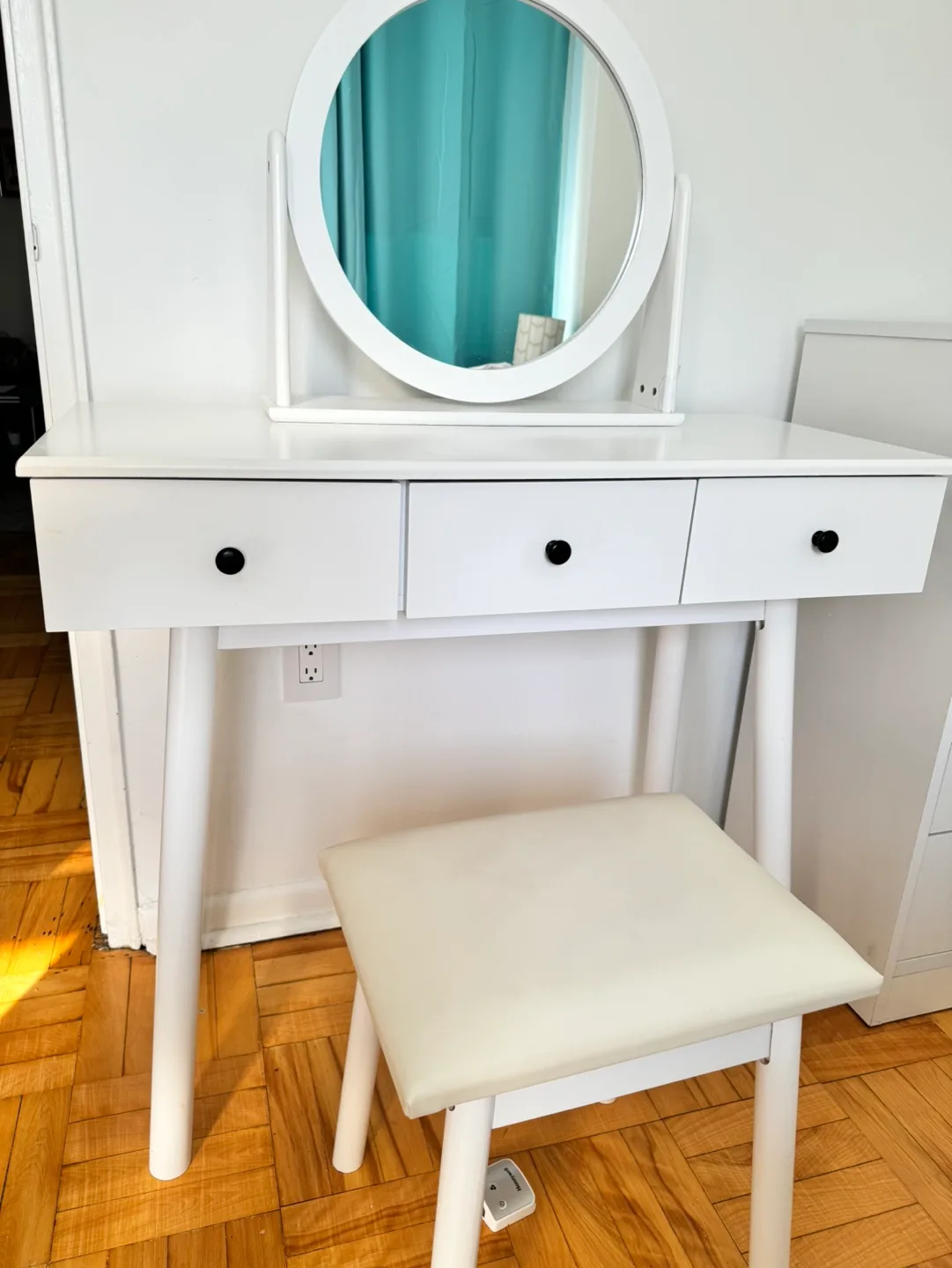 White Vanity Set with Stool and Mirror thumbnail