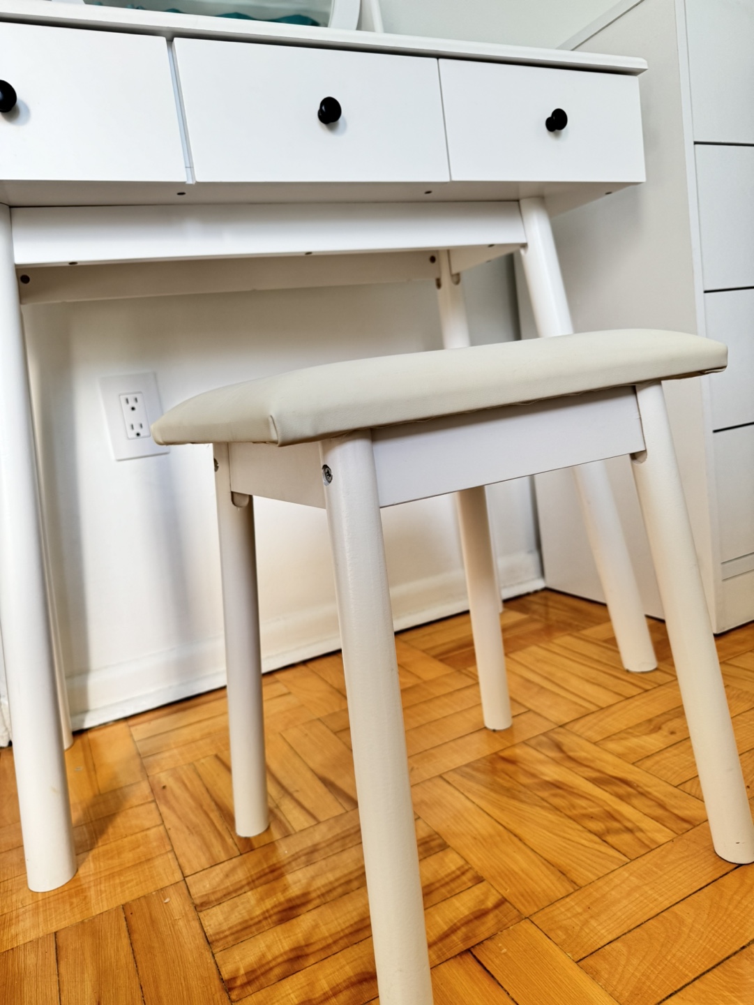White Vanity Set with Stool and Mirror - photo 3