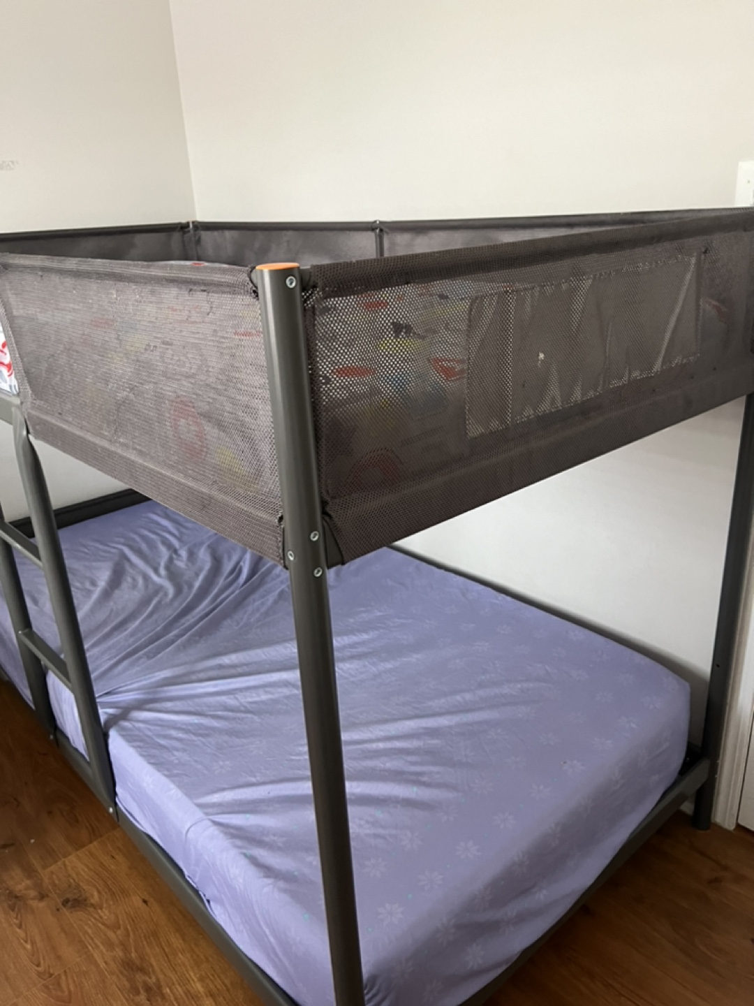Twin bunk bed - photo 5